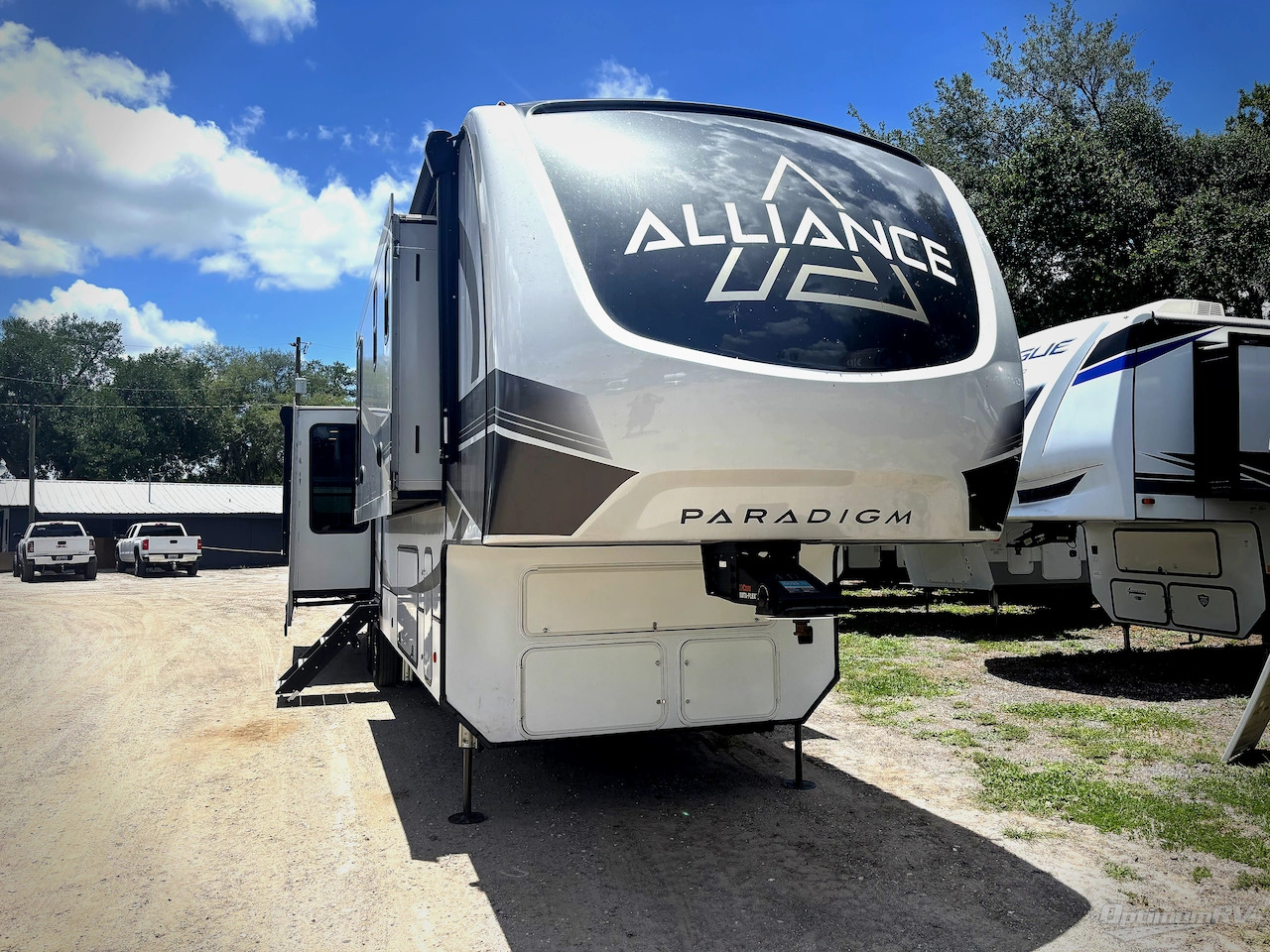 2024 Skyline Alliance Paradigm 370FB in zephyrhills FL