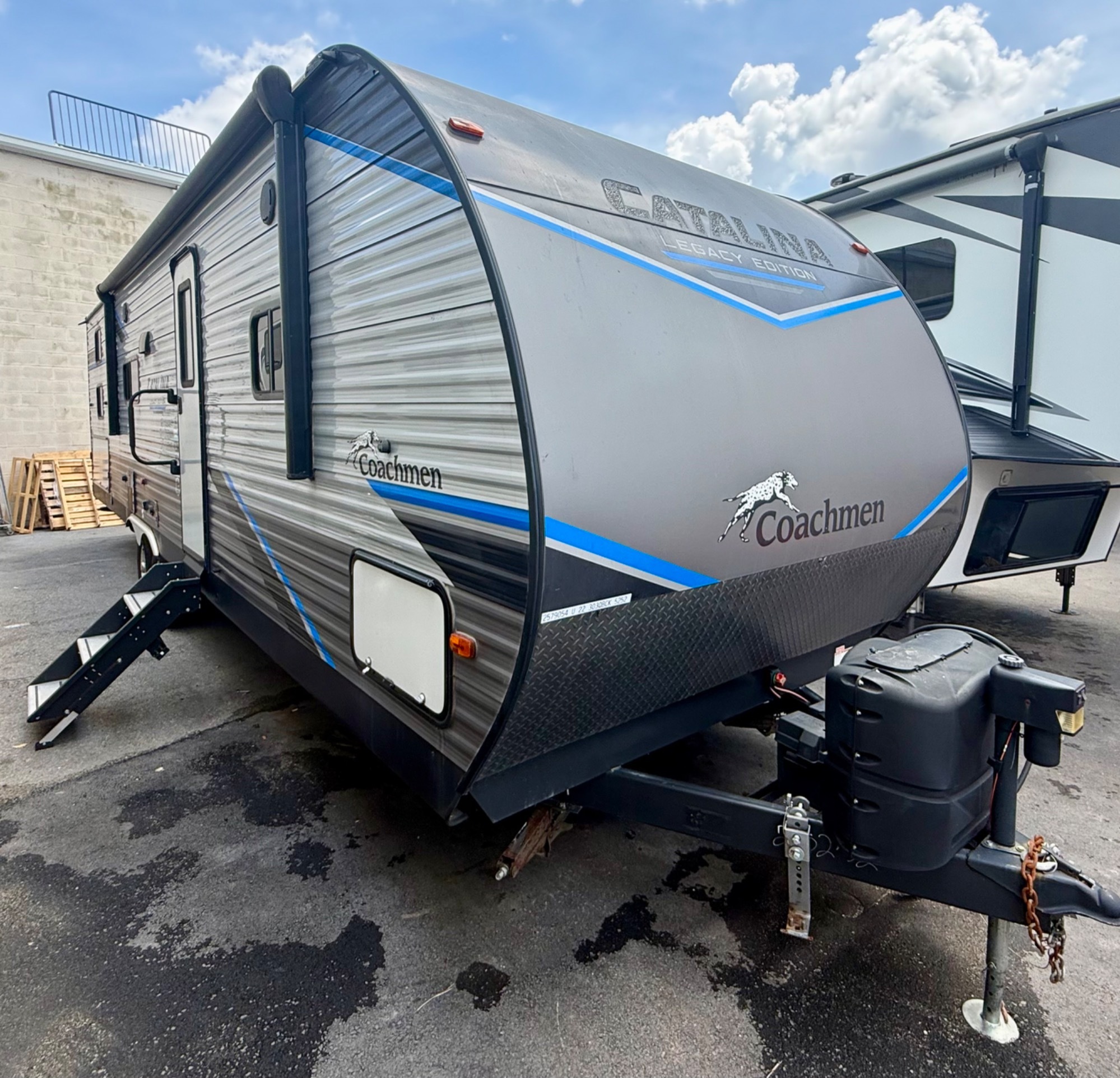 2022 Coachmen CATALINA LEGACY 303QBCK in newport news VA