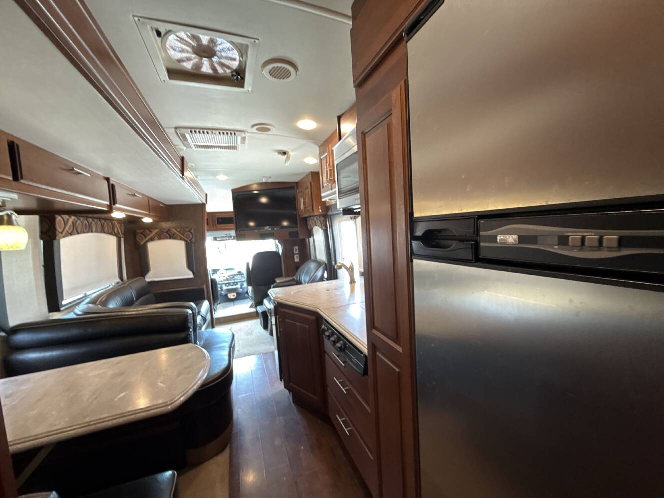 A photo of this 2013 Dynamax DX3 37BHHD