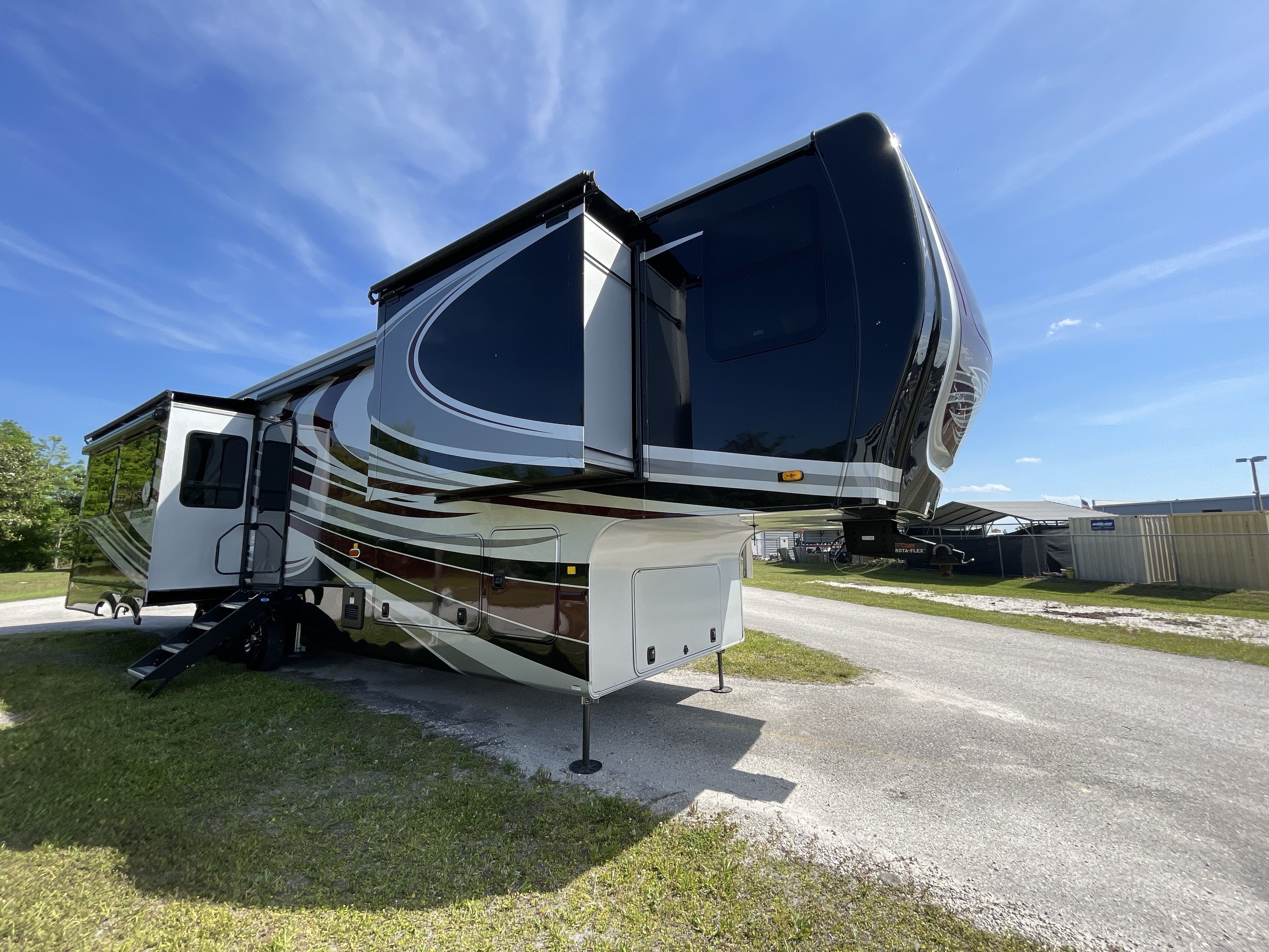 2023 Forest River RIVERSTONE 41RL RV
