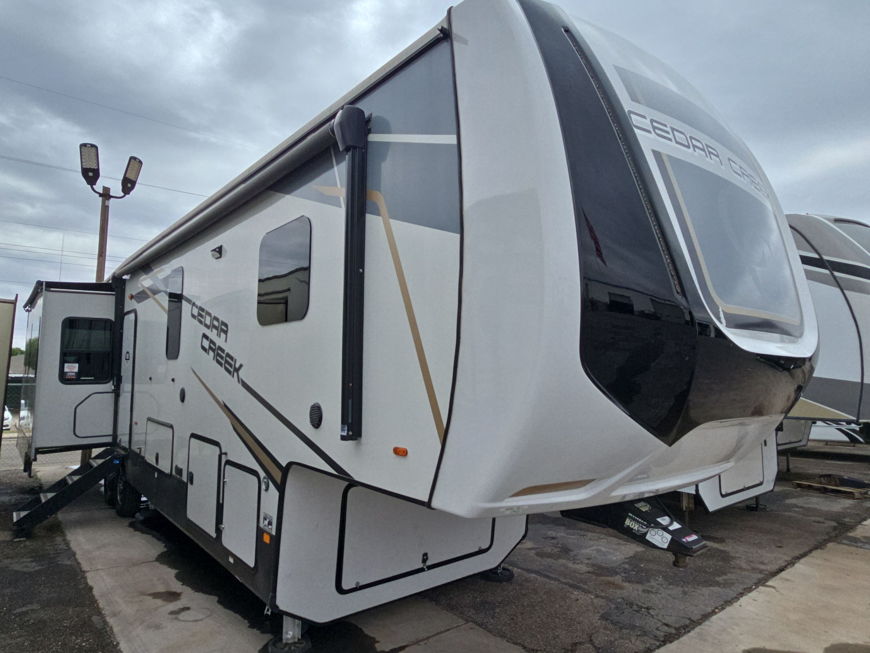 2022 Forest River CEDAR CREEK 377BH RV