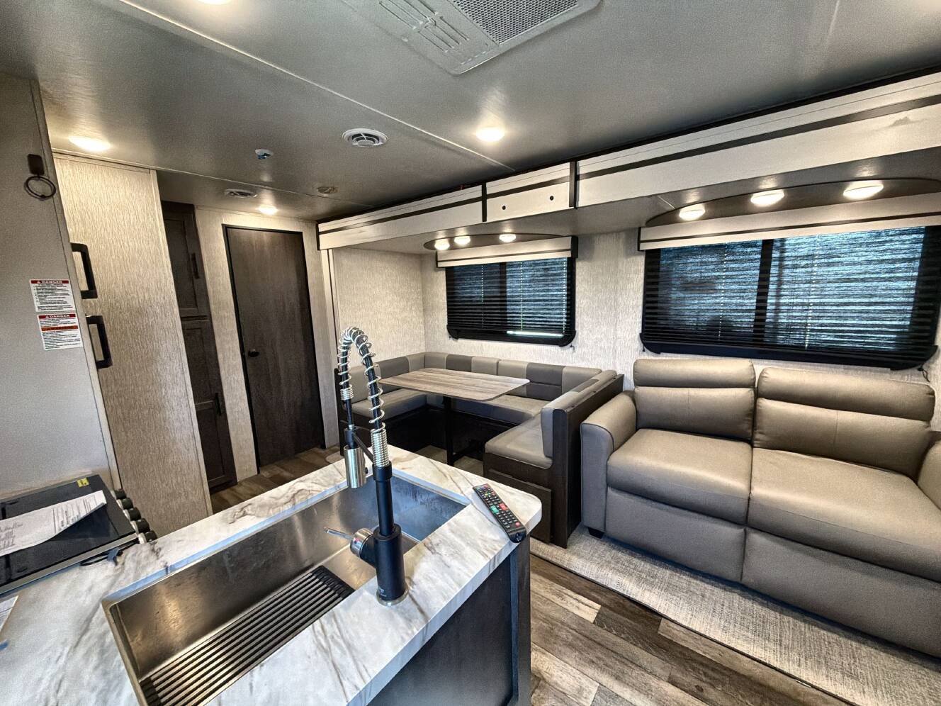 A photo of this 2023 Crossroads CRUISER AIRE 33BHB