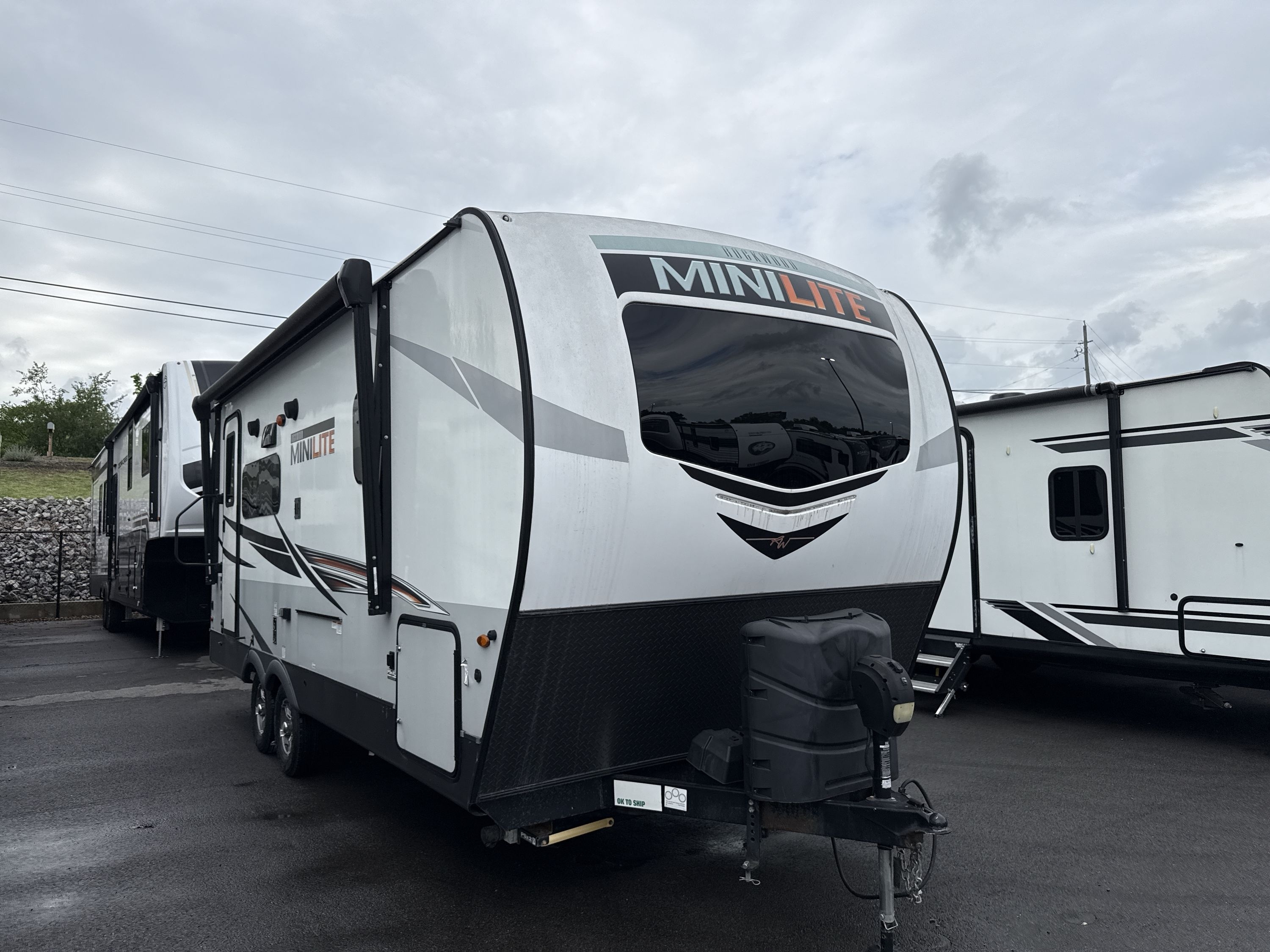 2022 Forest River ROCKWOOD MINI LITE 2205S in kodak TN