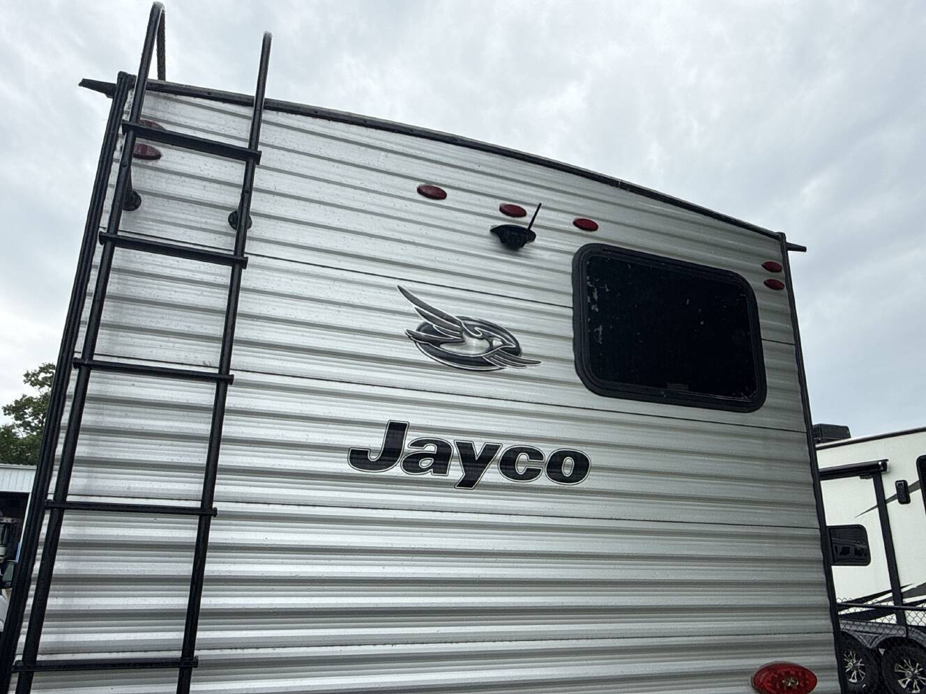 A photo of this 2021 Jayco JAY FLIGHT 33RBTS