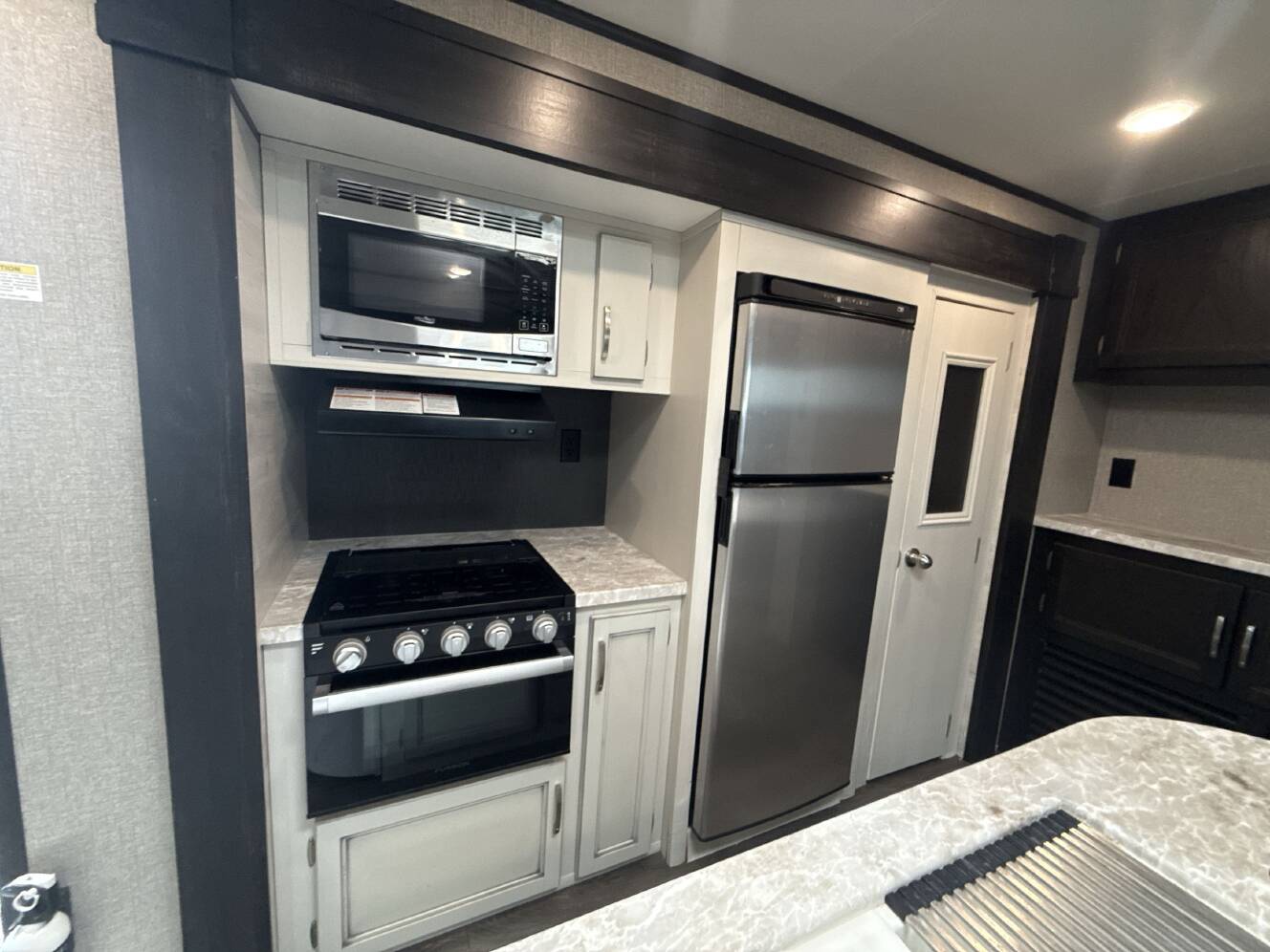A photo of this 2021 Jayco JAY FLIGHT 33RBTS