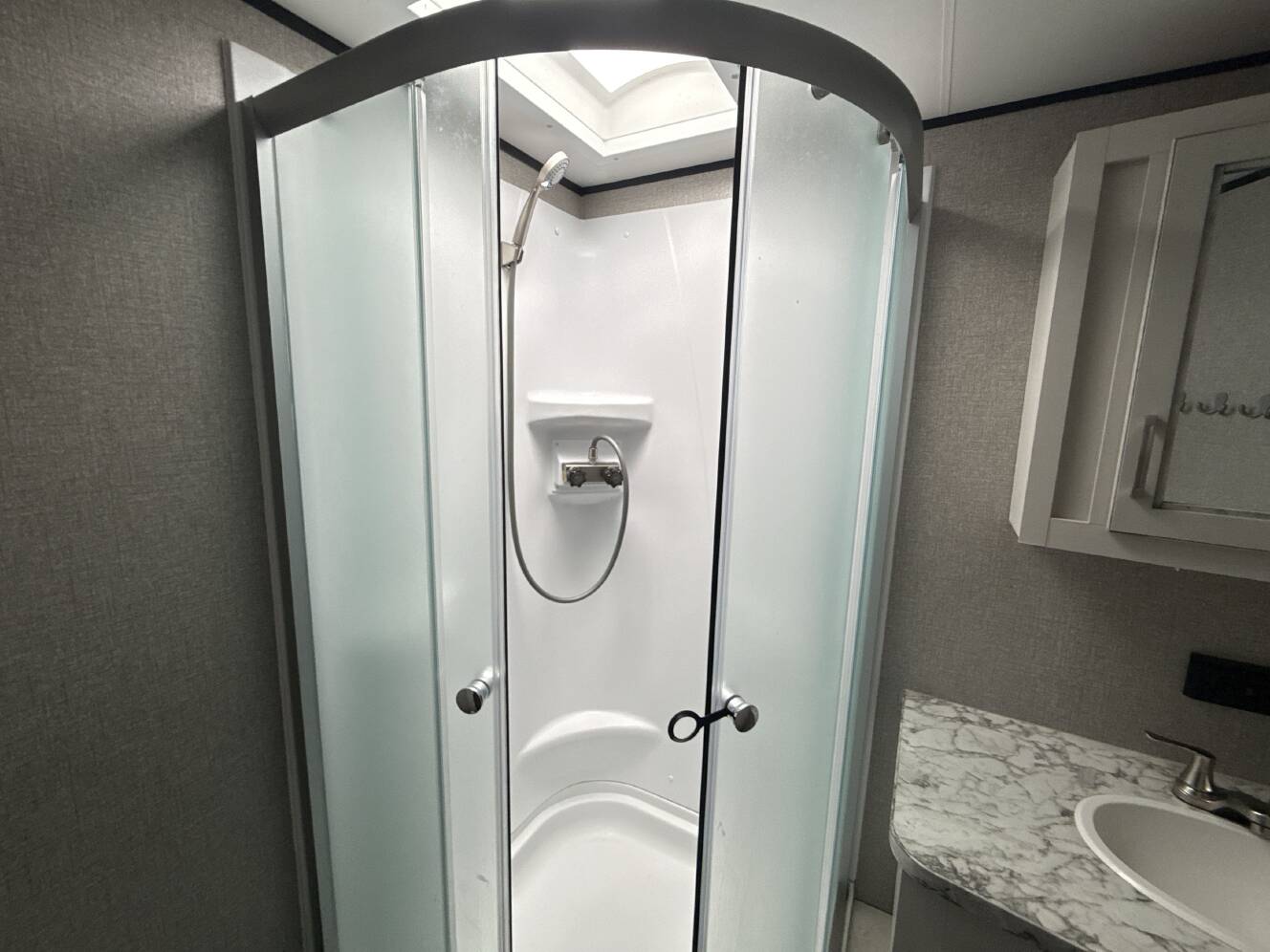 A photo of this 2021 Jayco JAY FLIGHT 33RBTS