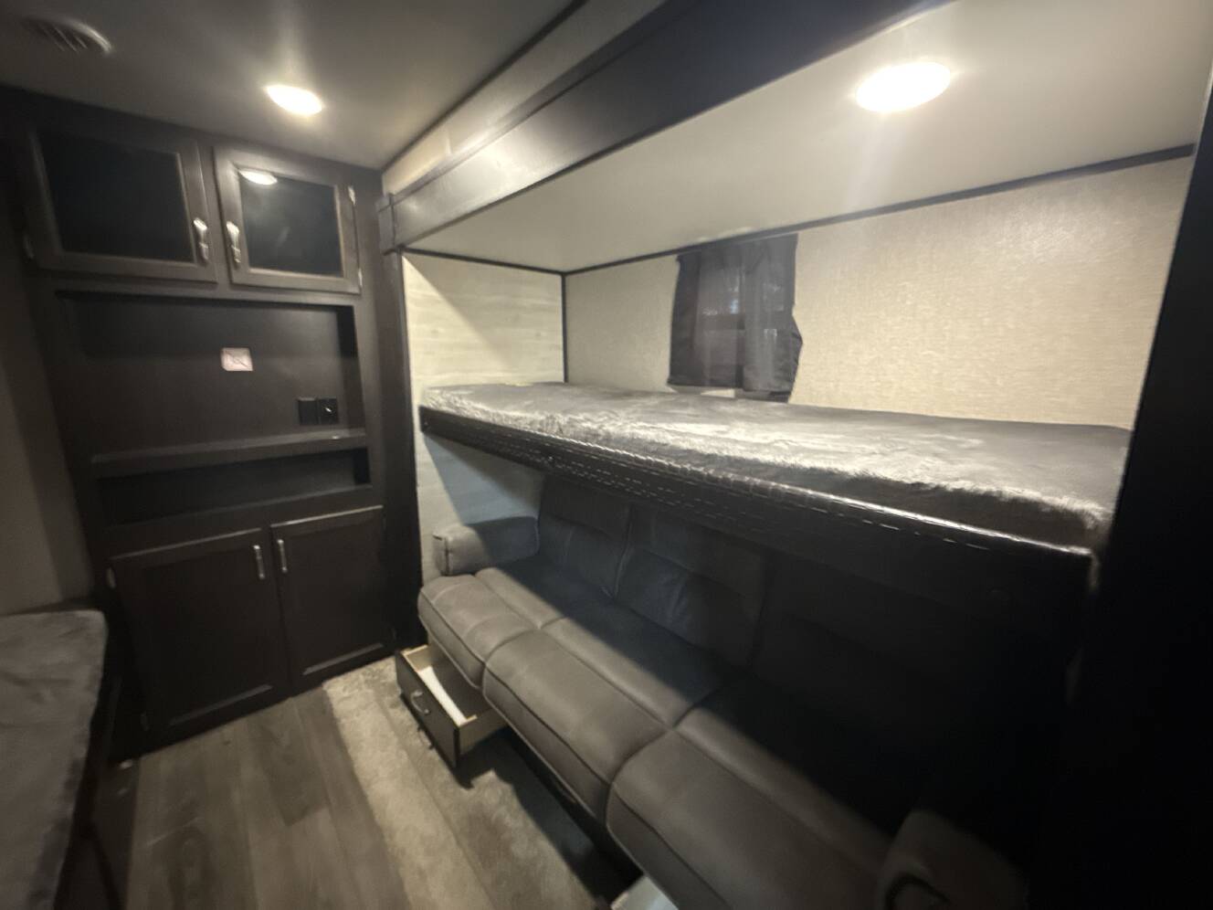 A photo of this 2021 Jayco JAY FLIGHT 33RBTS