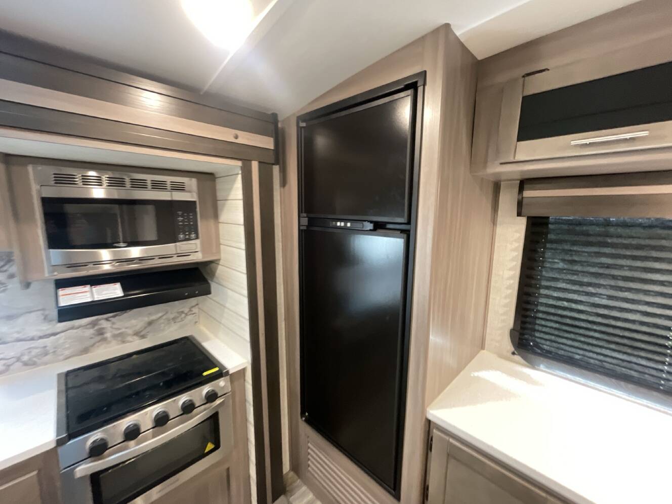 A photo of this 2022 Crossroads SUNSET TRAIL 285CK