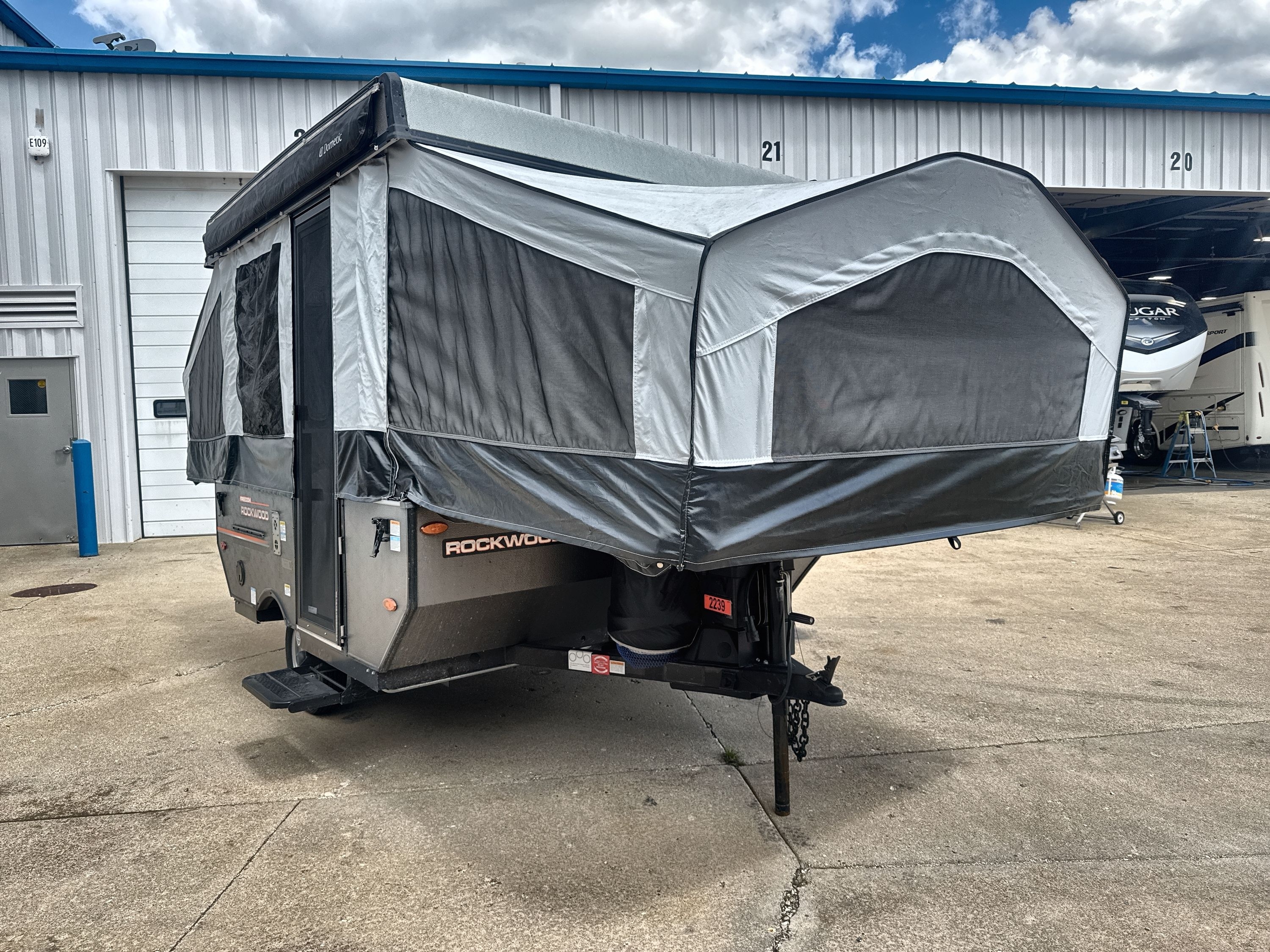 sale on camping tents Instant Pop Up for Camping, 4/6 Person Easy Pop Up Tents,Automatic Set Up Tent in 3 Seconds,Waterproof Sunshade Family Tent,Lightweight Dome Tent for Outdoor Camping,Hiking & Beach Category:Kinder Jugend_Spanninga X&O  25 lux / Spanninga Solo XB La Quiete – Mondo Model:Iron 17-2020 Cool Ventilation