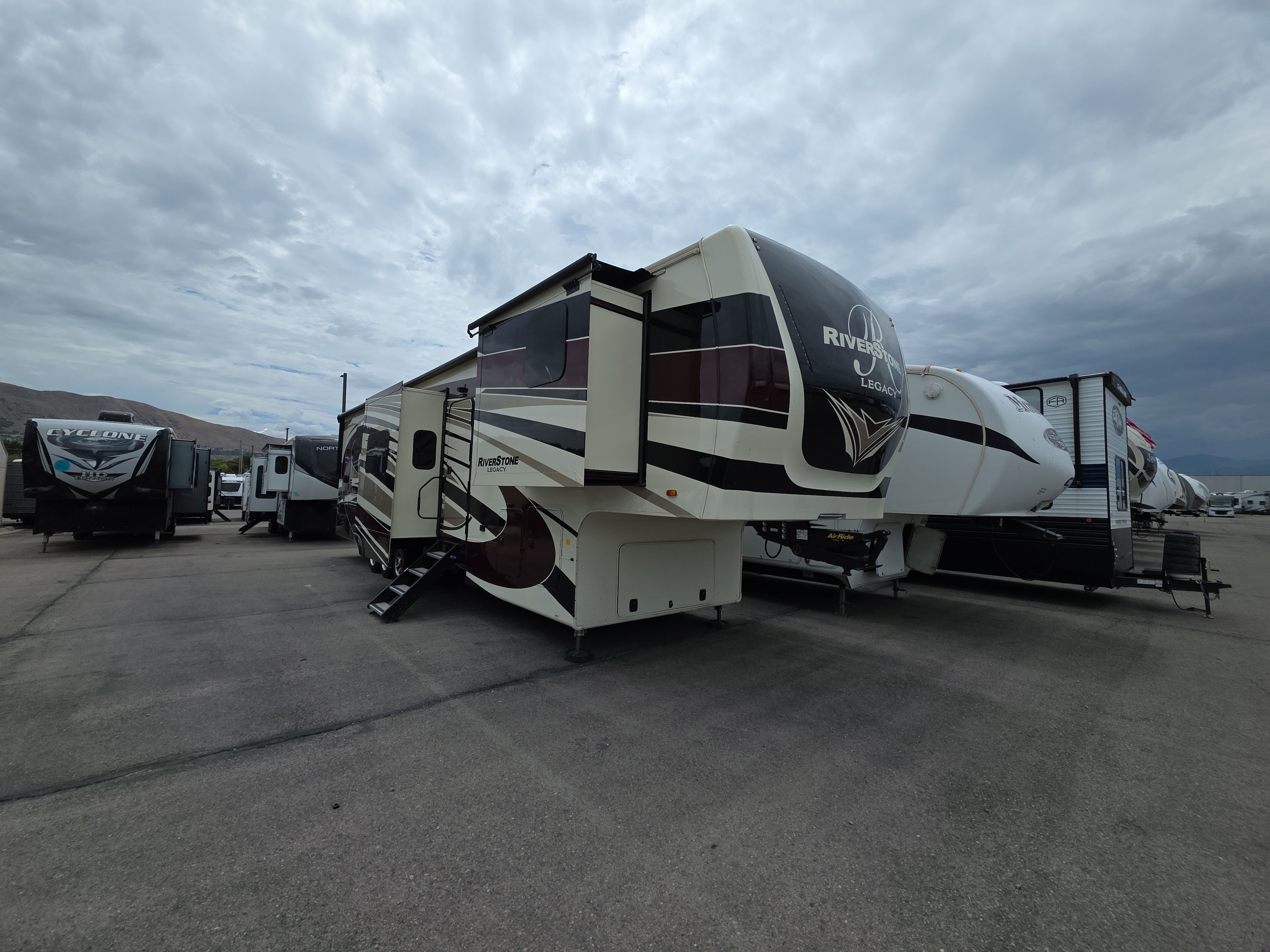 2021 Forest River RIVERSTONE LEGACY 42FSKG Fifth Wheel Toy Hauler RV