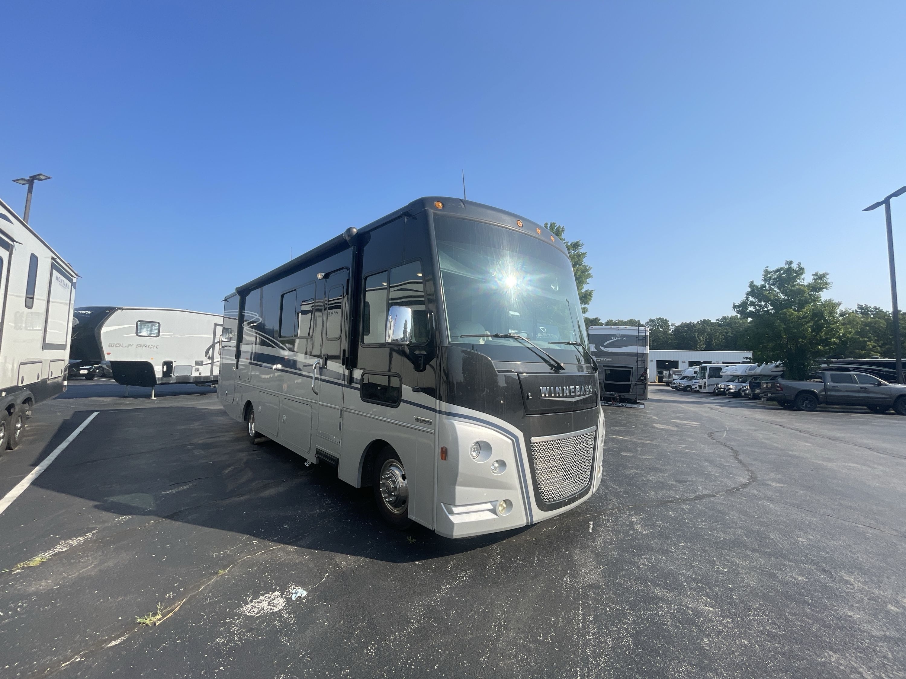 2022 Winnebago ADVENTURER 29B in strafford MO