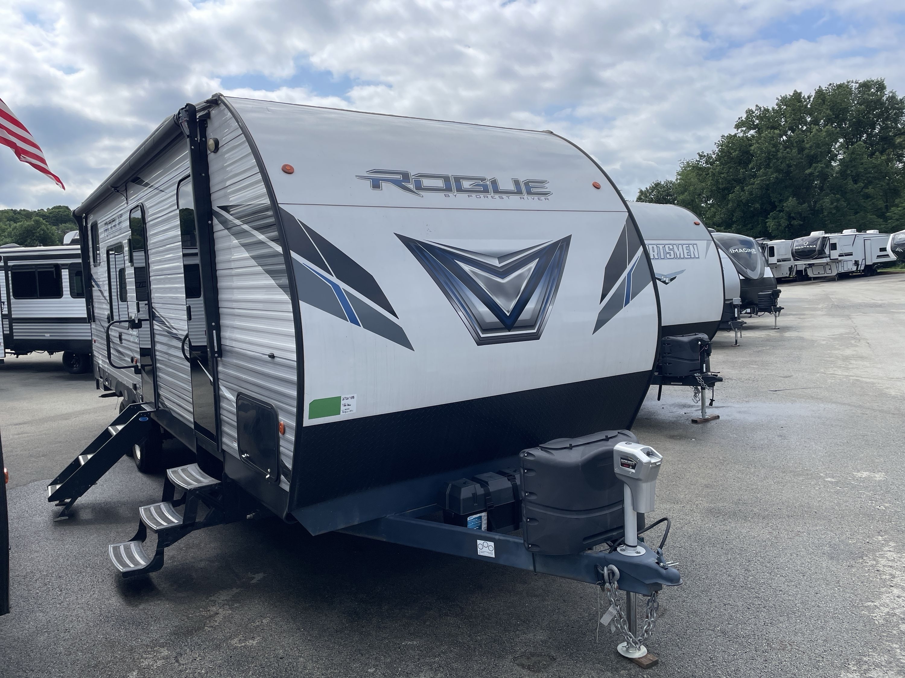 2022 Forest River ROGUE 25V Travel Trailer Toy Hauler RV