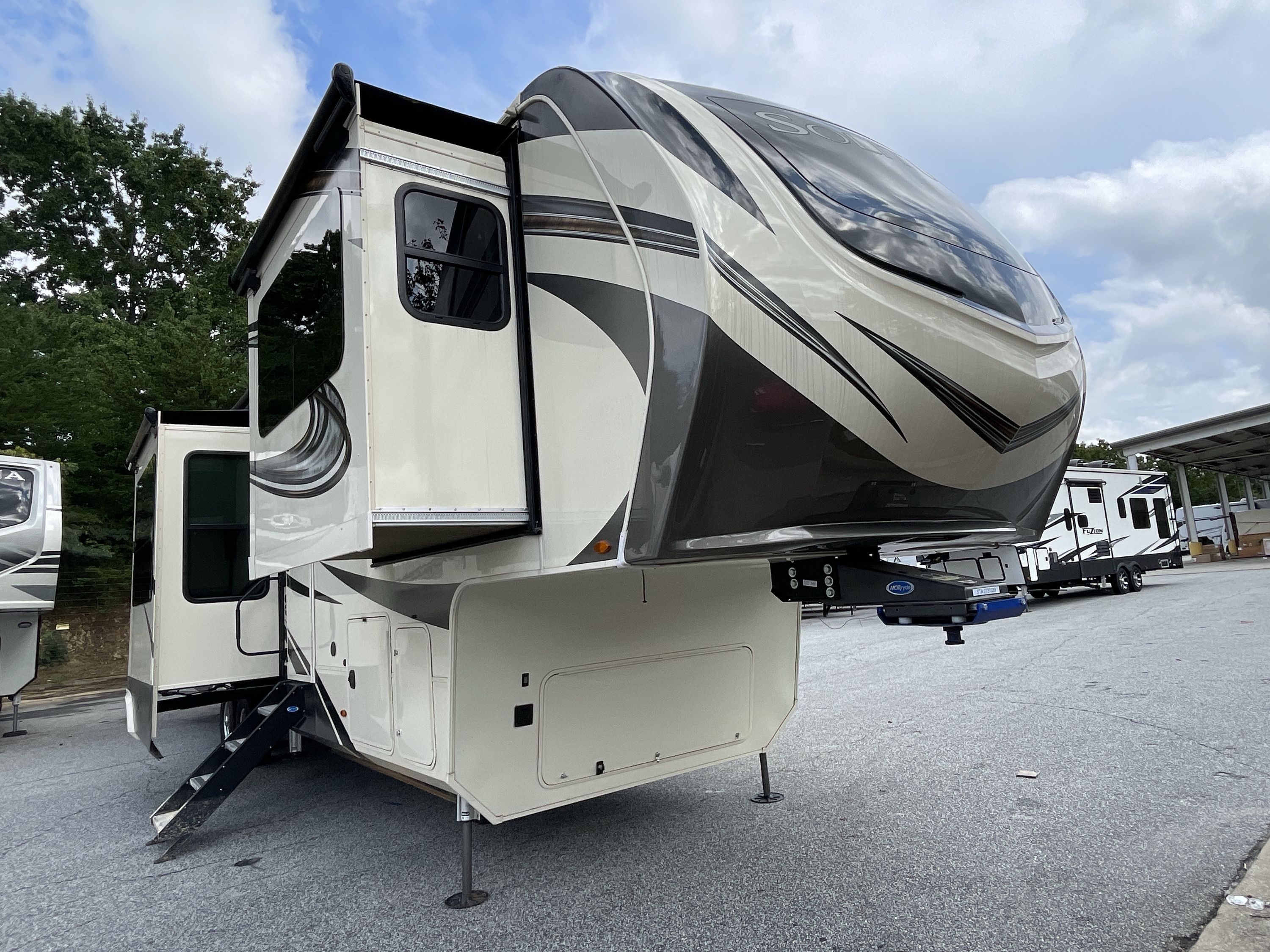 2022 Grand Design SOLITUDE 380FL in statesville NC