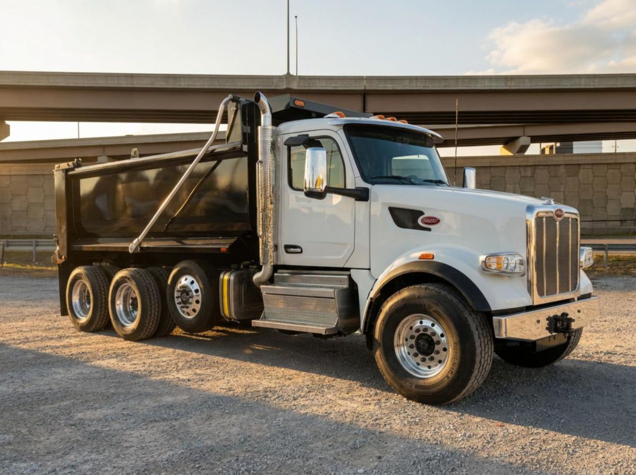 2025 PETERBILT 567 in Kansas City, MO