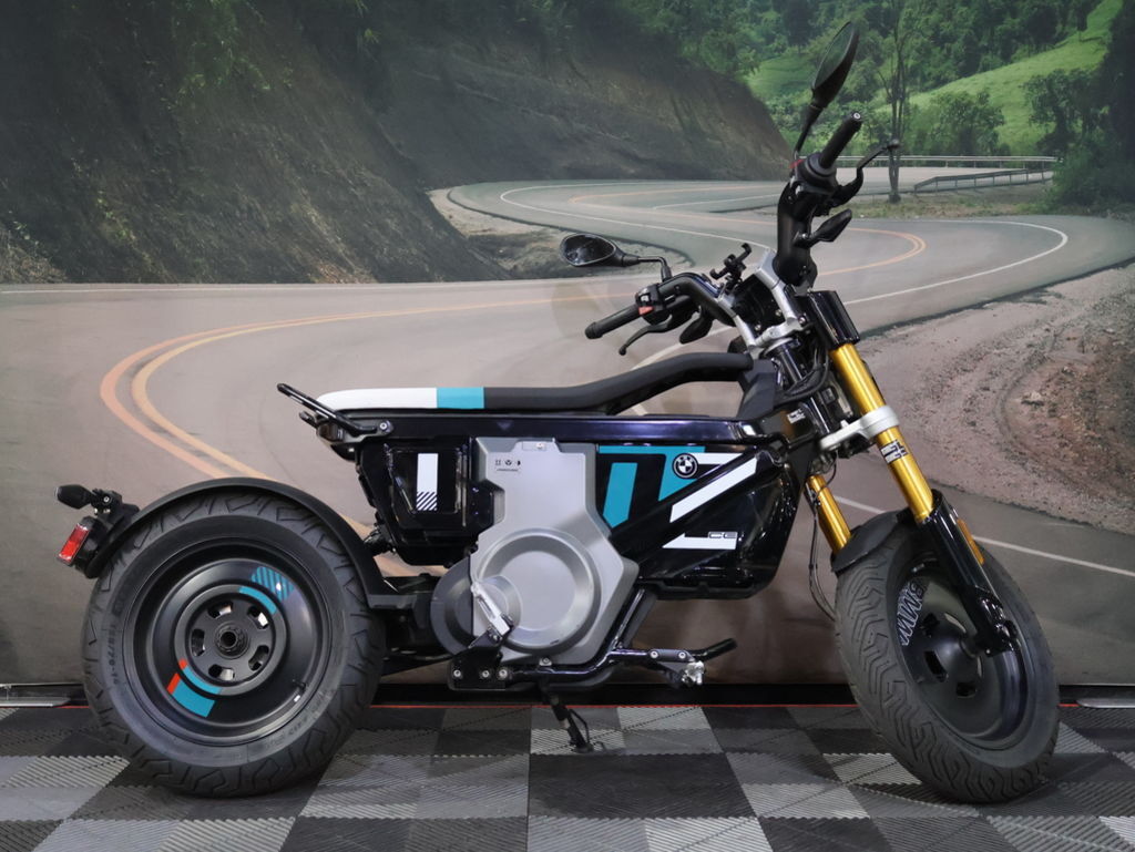 2024 BMW CE 02 Cosmic black 2 02 in Chatsworth, CA