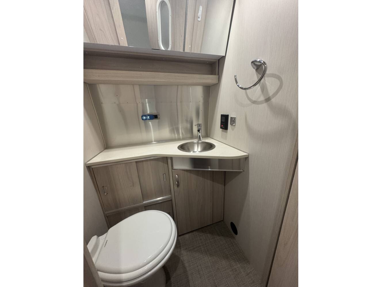 A photo of this 2021 Airstream GLOBETROTTER 25FB TWIN