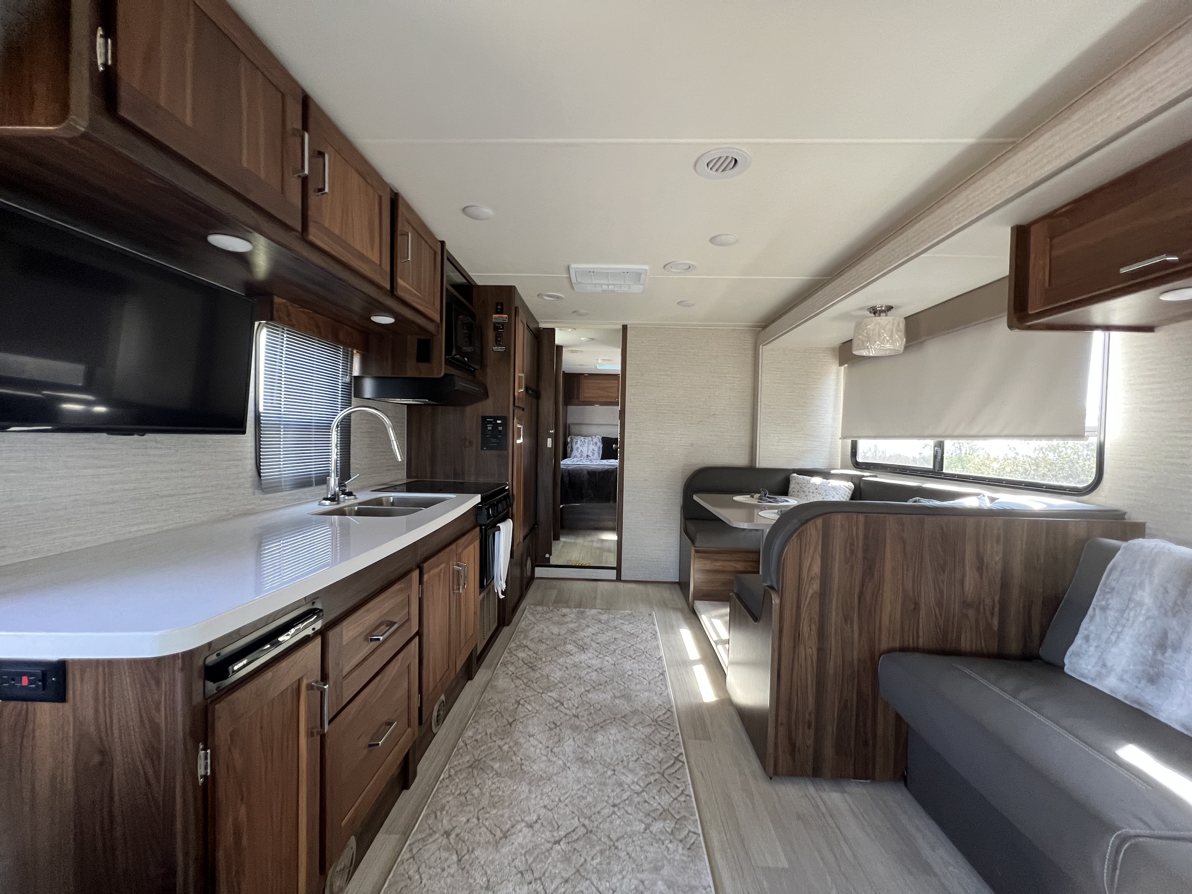 2023 Winnebago MINNIE WINNIE 31K in aledo TX