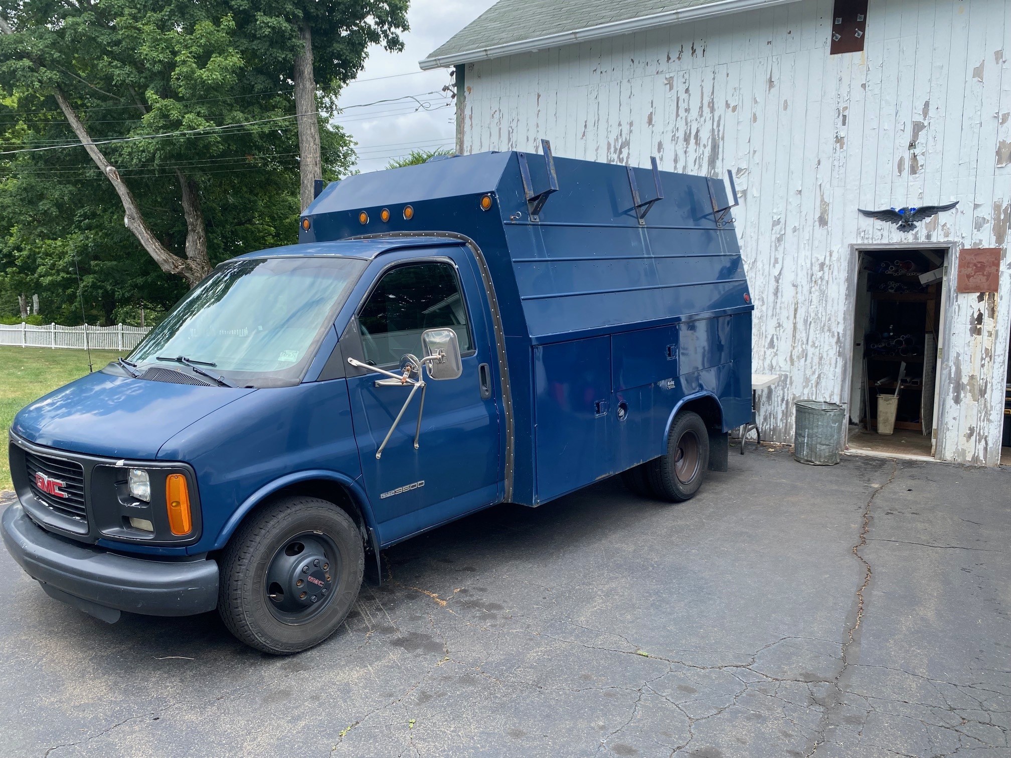 2000 GMC SAVANA CUTAWAY in North Haven, CT