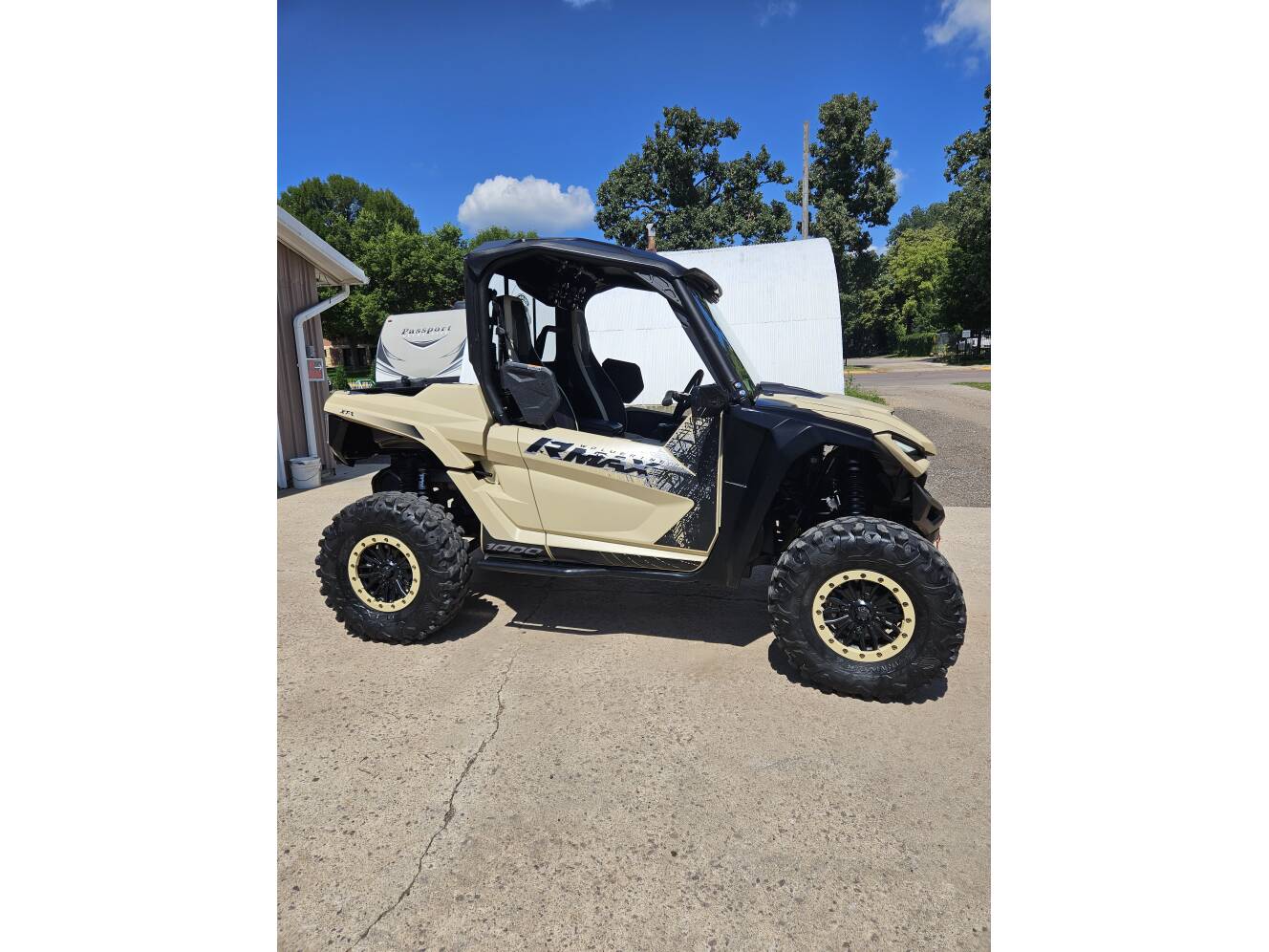 A photo of this 2023 Yamaha WOLVERINE RMAX2 1000 XT-R