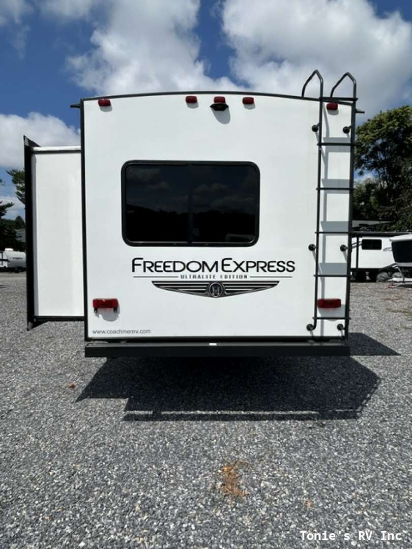 2021 Coachmen Freedom Express Ultra Lite 259FKDS in roanoke VA