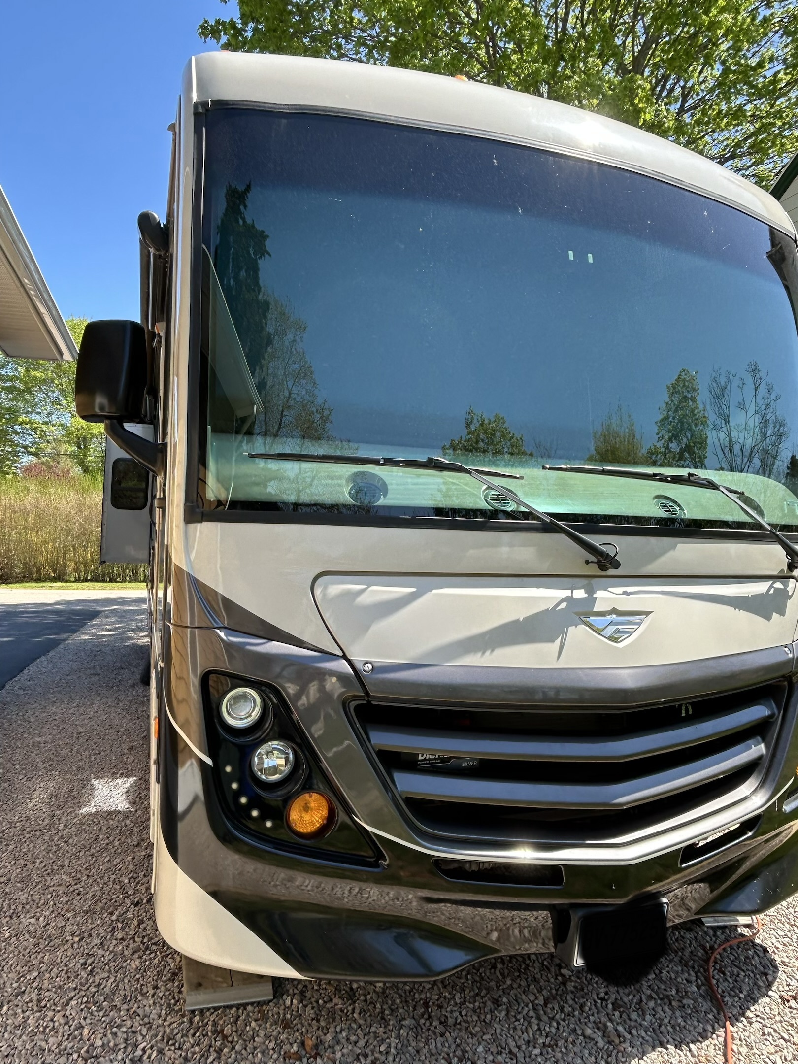 2017 Fleetwood FLAIR LXE 31W in mystic CT