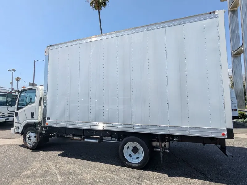 2026 ISUZU NPR HD