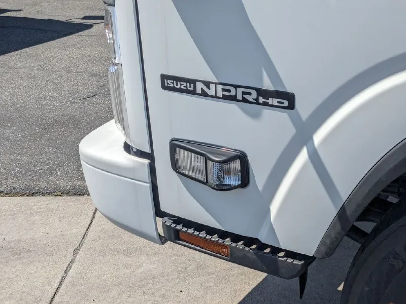 2026 ISUZU NPR HD