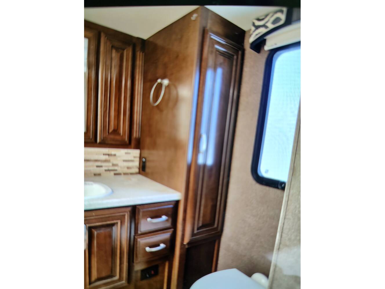 A photo of this 2018 Thor Motor Coach PALAZZO 36 3