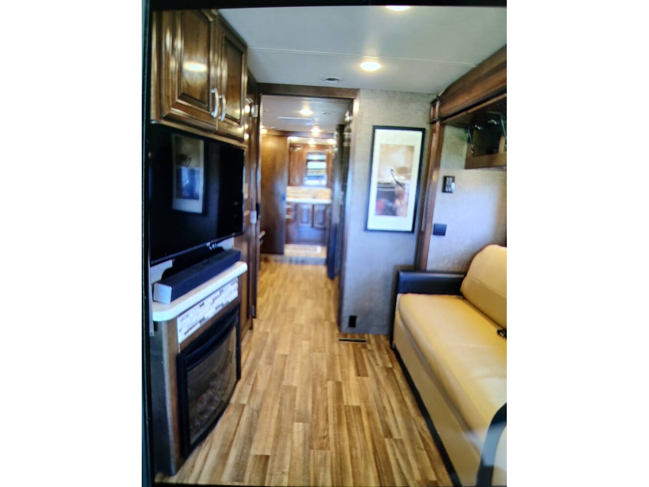 A photo of this 2018 Thor Motor Coach PALAZZO 36 3