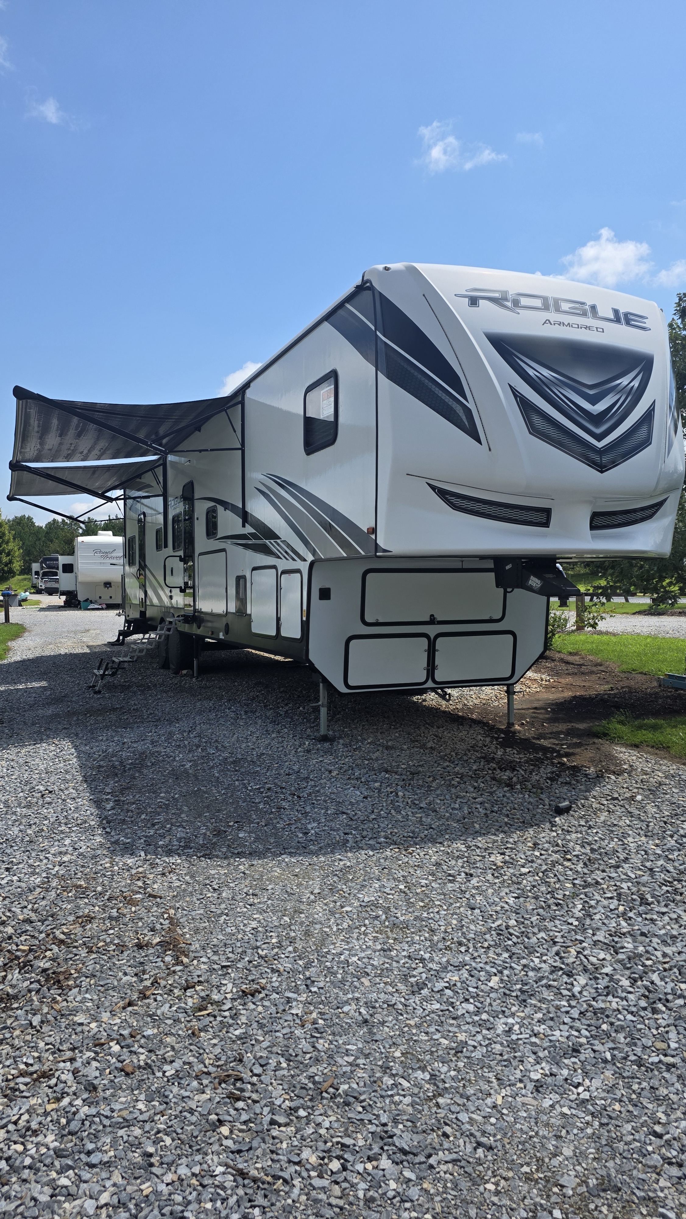 2022 Forest River VENGEANCE ROGUE ARMORED 4007-G2 in glen alpine NC