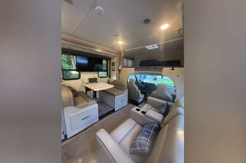 2024 Thor Motor Coach QUANTUM SE28 in uniontown OH