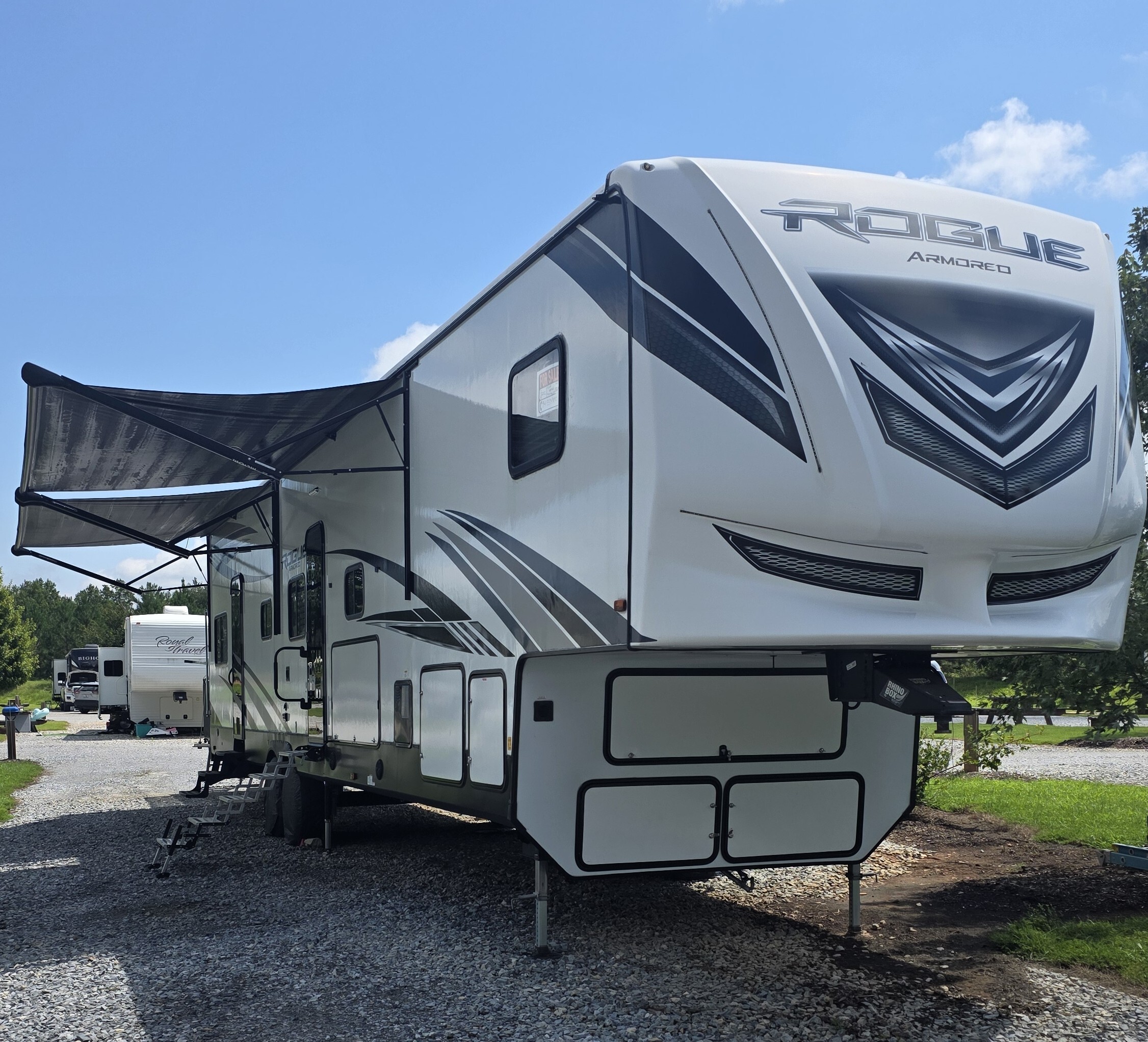 2022 Forest River VENGEANCE ROGUE ARMORED 4007-G2 RV