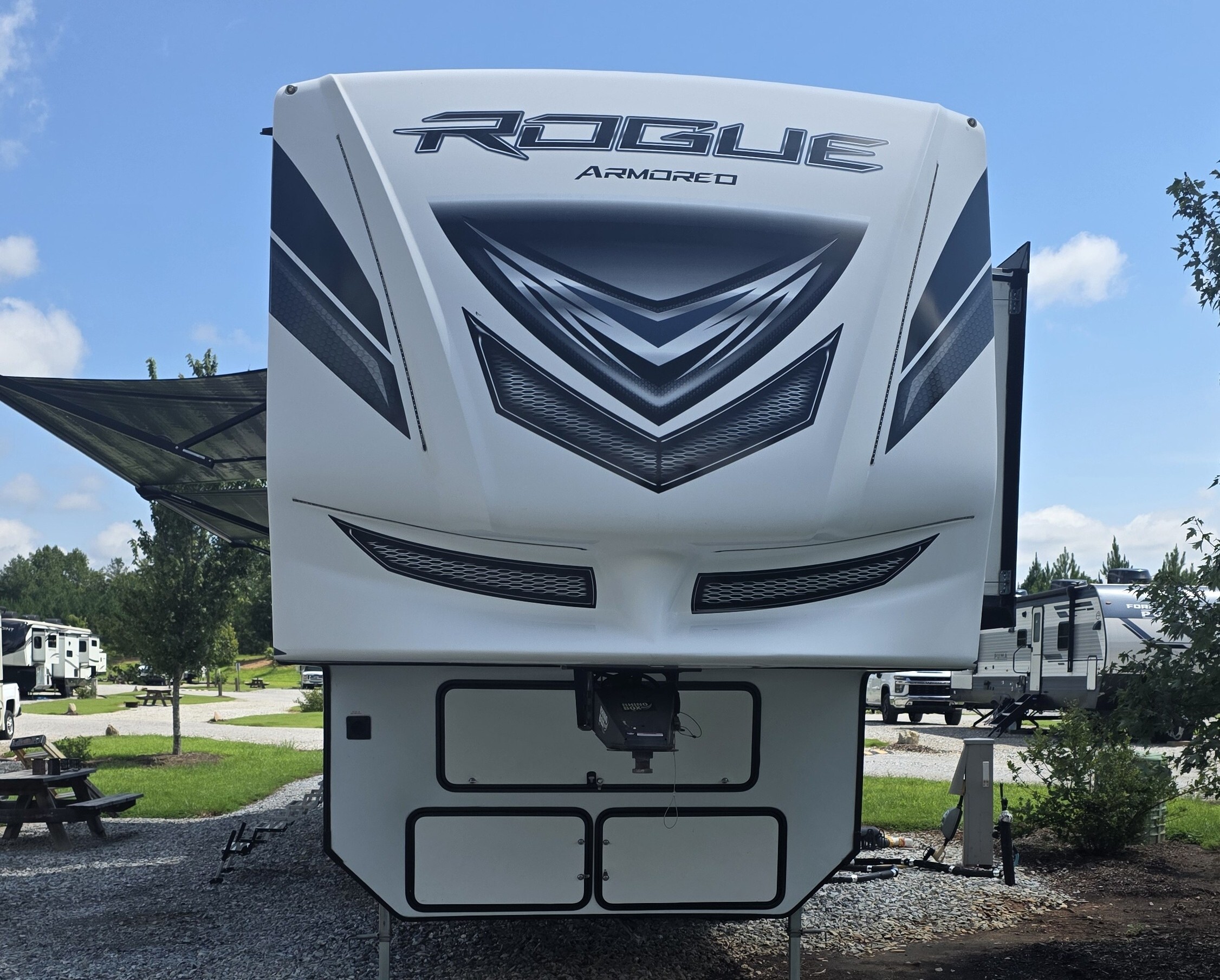 2022 Forest River VENGEANCE ROGUE ARMORED 4007-G2 in glen alpine NC