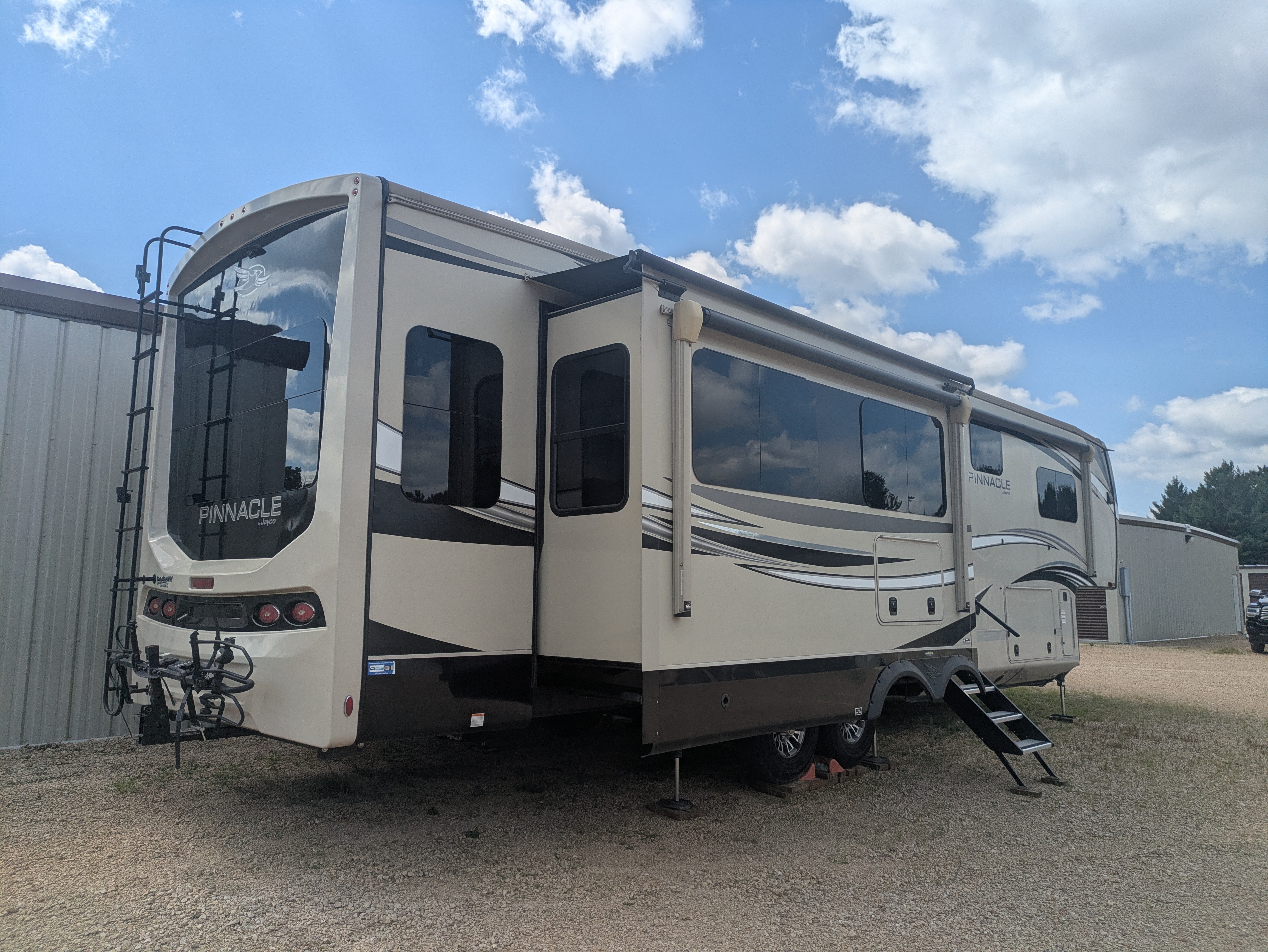 2021 Jayco PINNACLE 36 KPTS in mauston WI