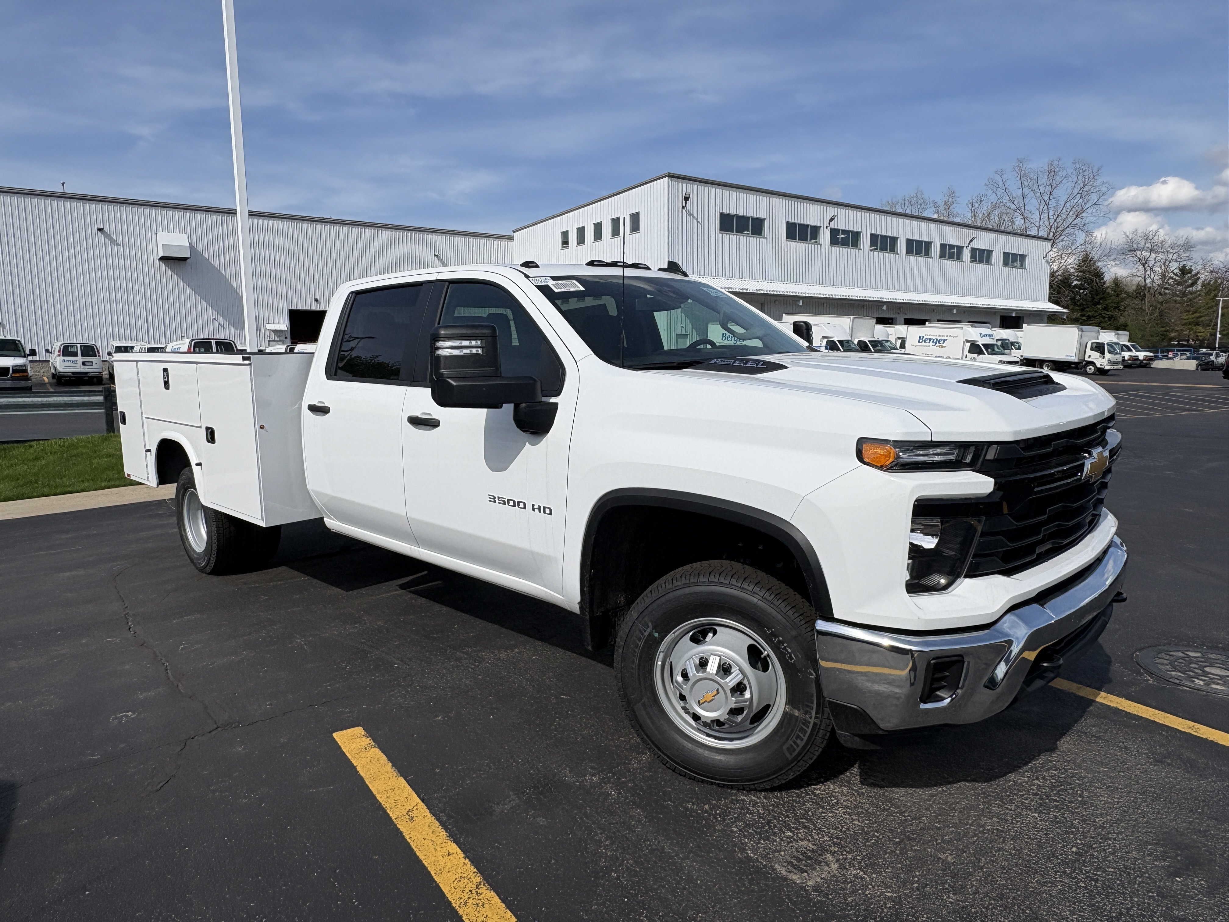 2026 CHEVROLET Silverado 3500HD CC in Grand Rapids, MI