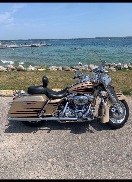 2003 Harley-Davidson ROAD KING CVO in fenton MI
