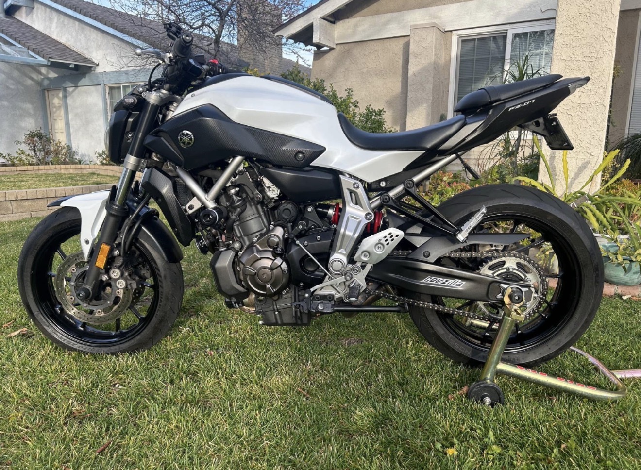 2016 Yamaha FZ-07 ABS ABS in Los Angeles, CA