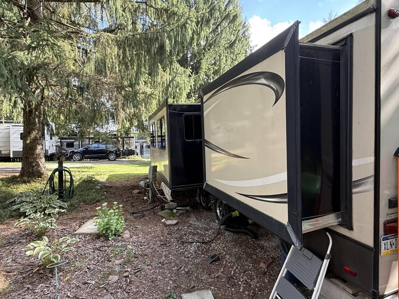 A photo of this 2015 Crossroads SUNSET TRAIL 300BH