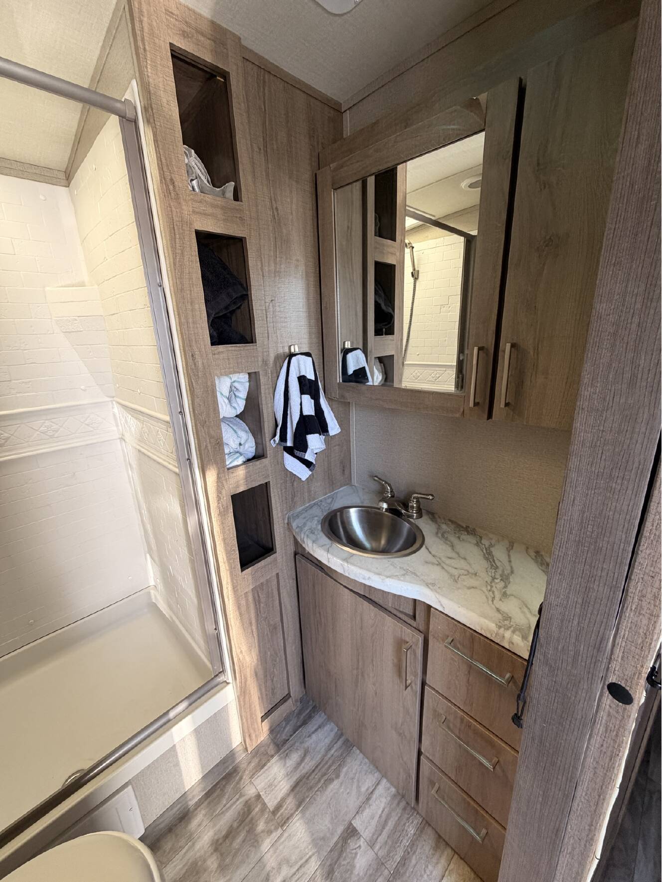 A photo of this 2022 Grand Design IMAGINE 2970RL