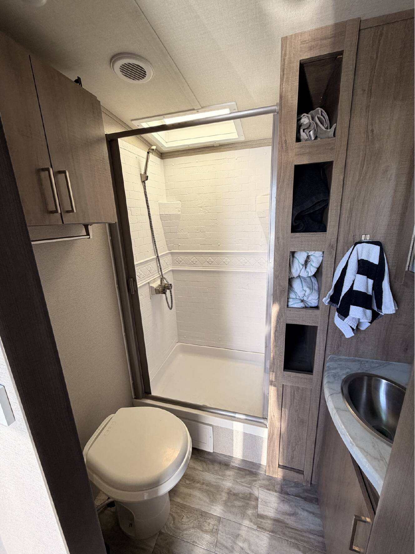 A photo of this 2022 Grand Design IMAGINE 2970RL
