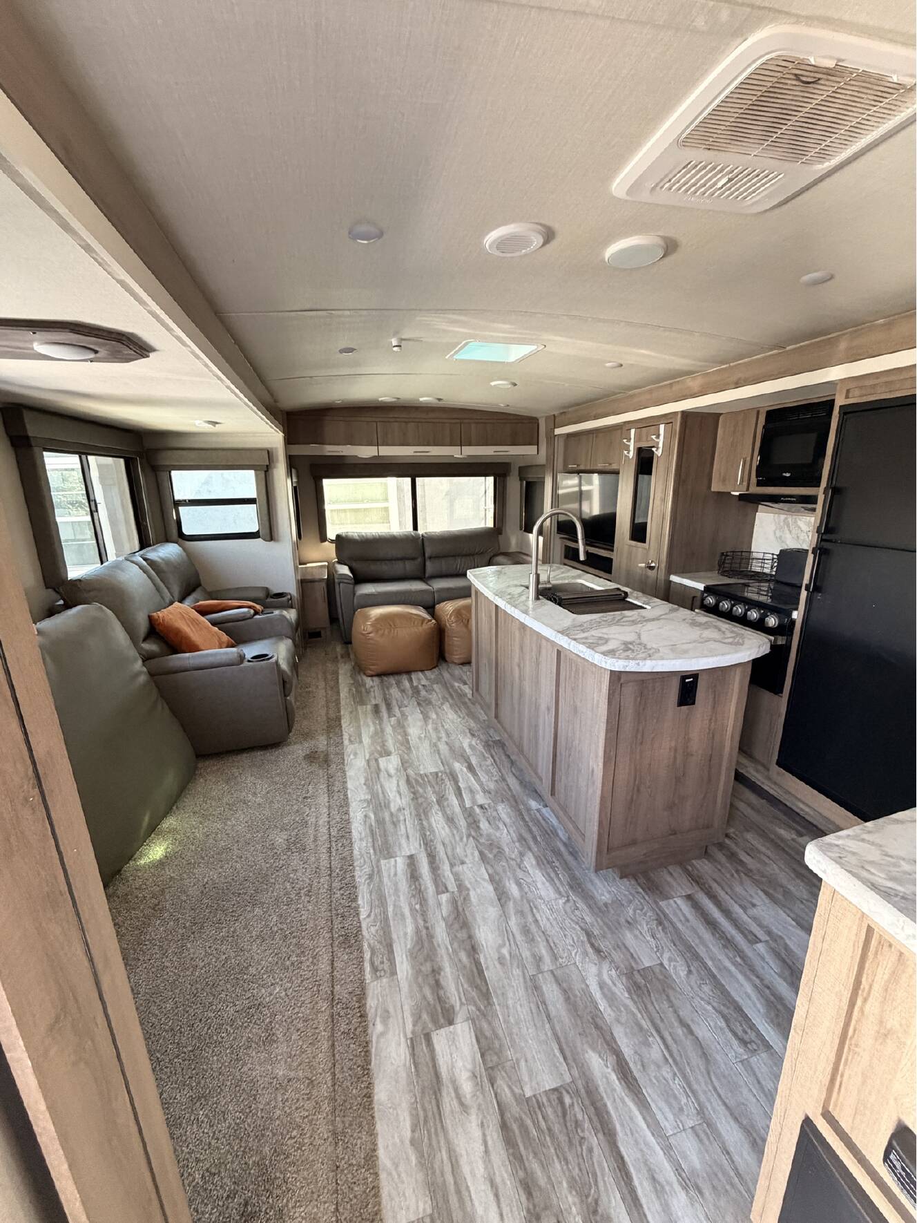 A photo of this 2022 Grand Design IMAGINE 2970RL
