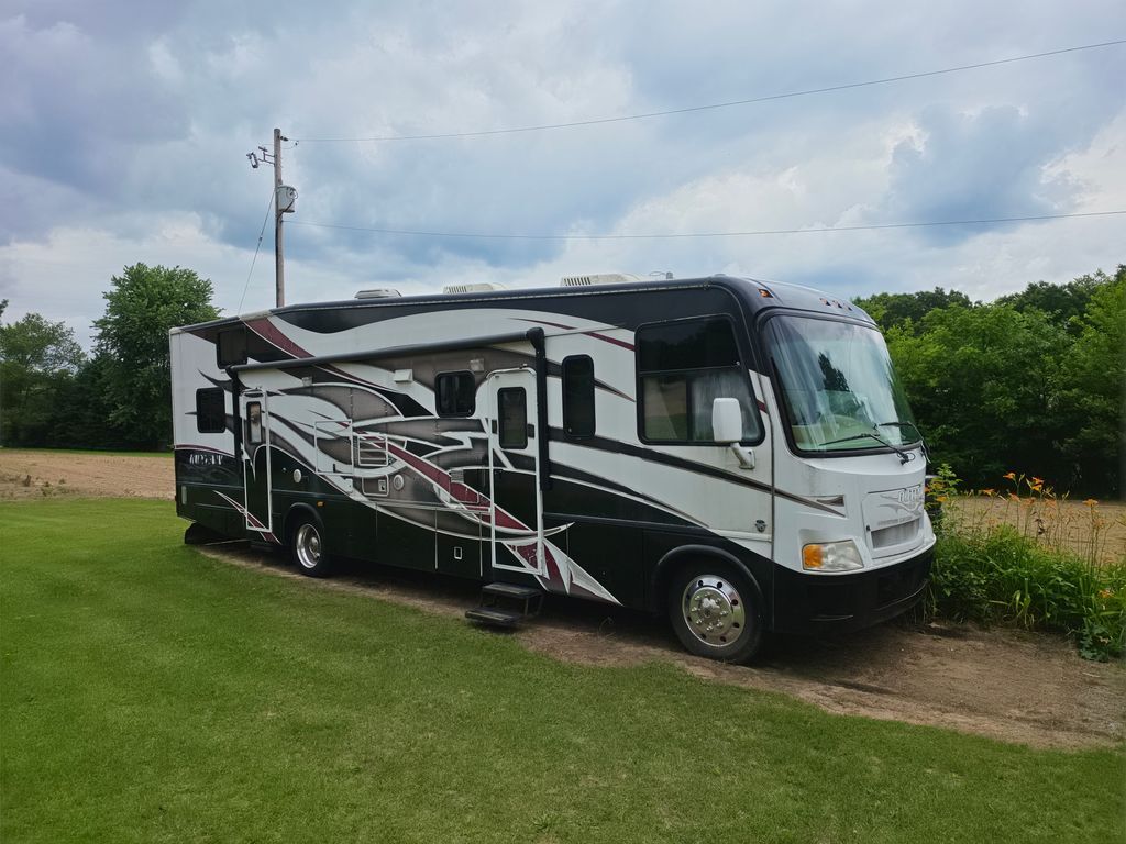2010 Damon Outlaw 3611 in stockbridge MI