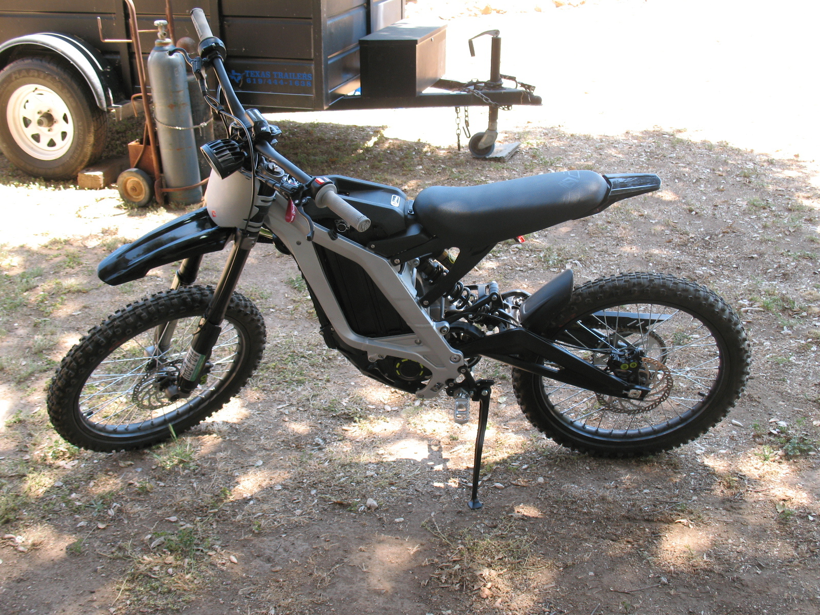 2024 Sur-Ron LIGHT BEE X in descanso CA