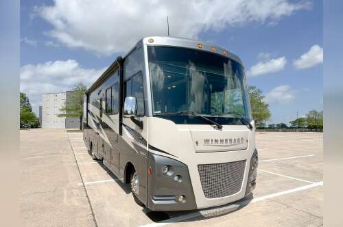 2022 Winnebago VISTA 31B in hickory creek TX