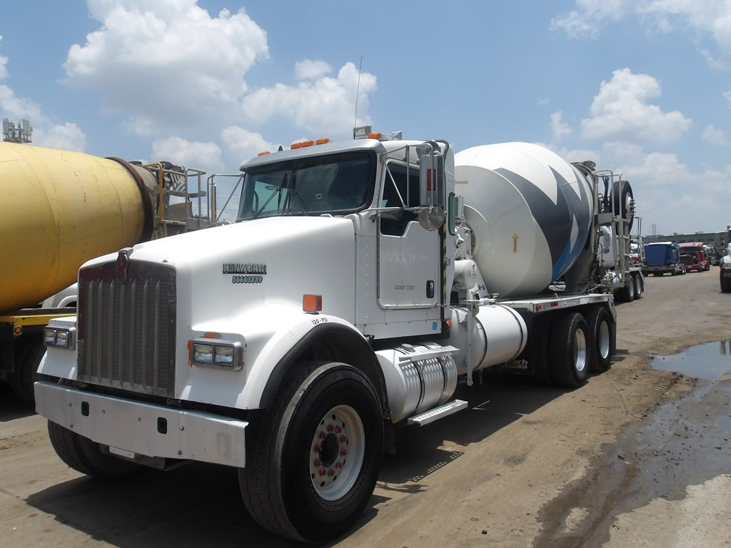 2013 KENWORTH W900 in Houston, TX