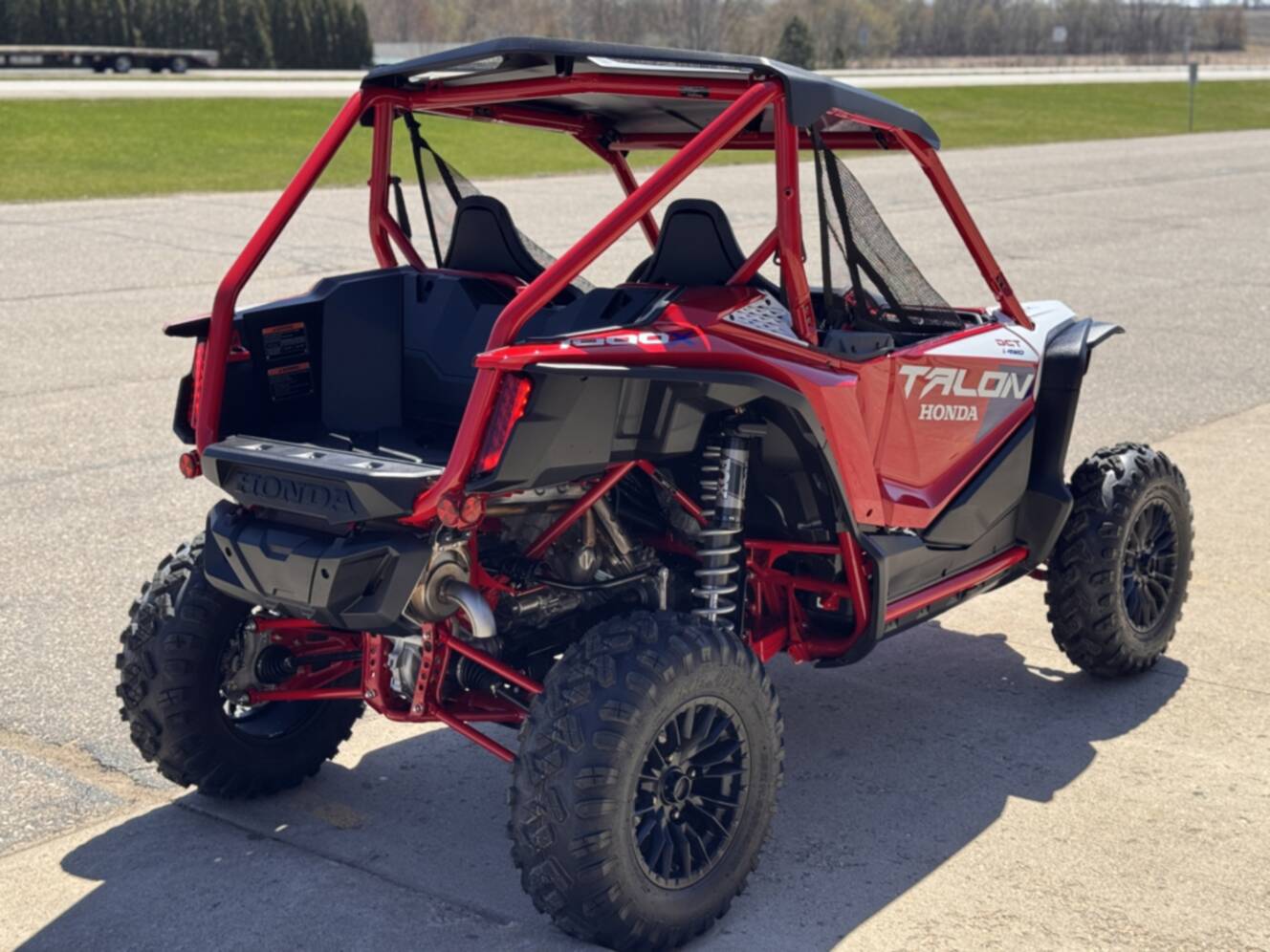 A photo of this 2026 Honda Talon 1000X FOX Live Valve