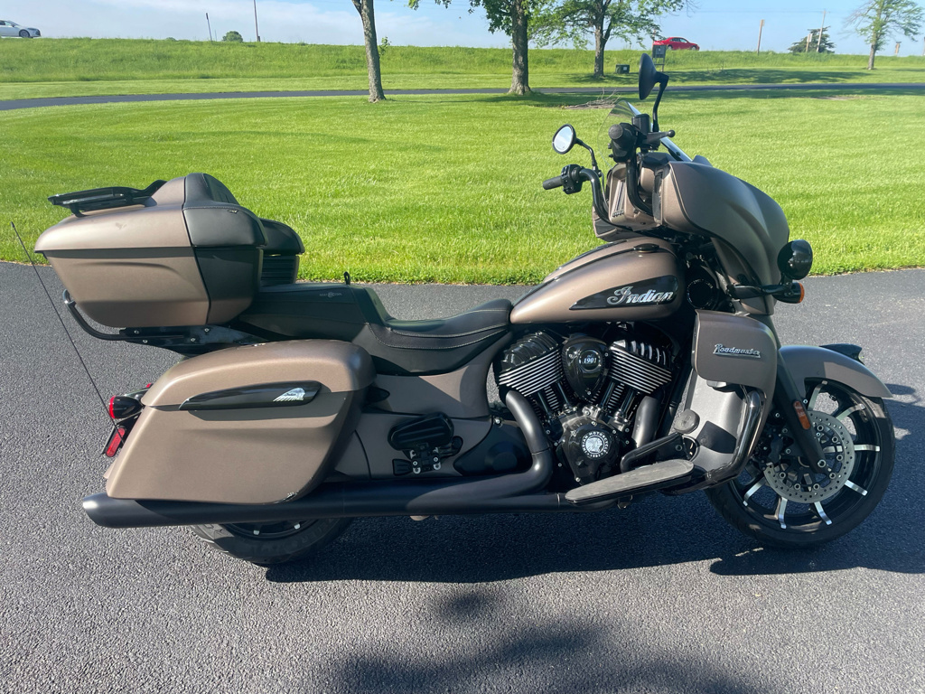 2021 Indian Roadmaster Dark Horse DARK HORSE in Charleston, IL