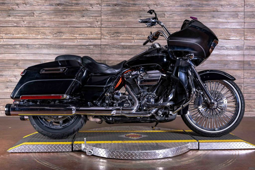 2017 Harley-Davidson FLTRU - Road Glide Ultra ULTRA in Alton, IL