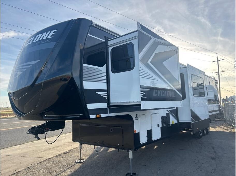 2026 Heartland Cyclone 3913 in madera CA