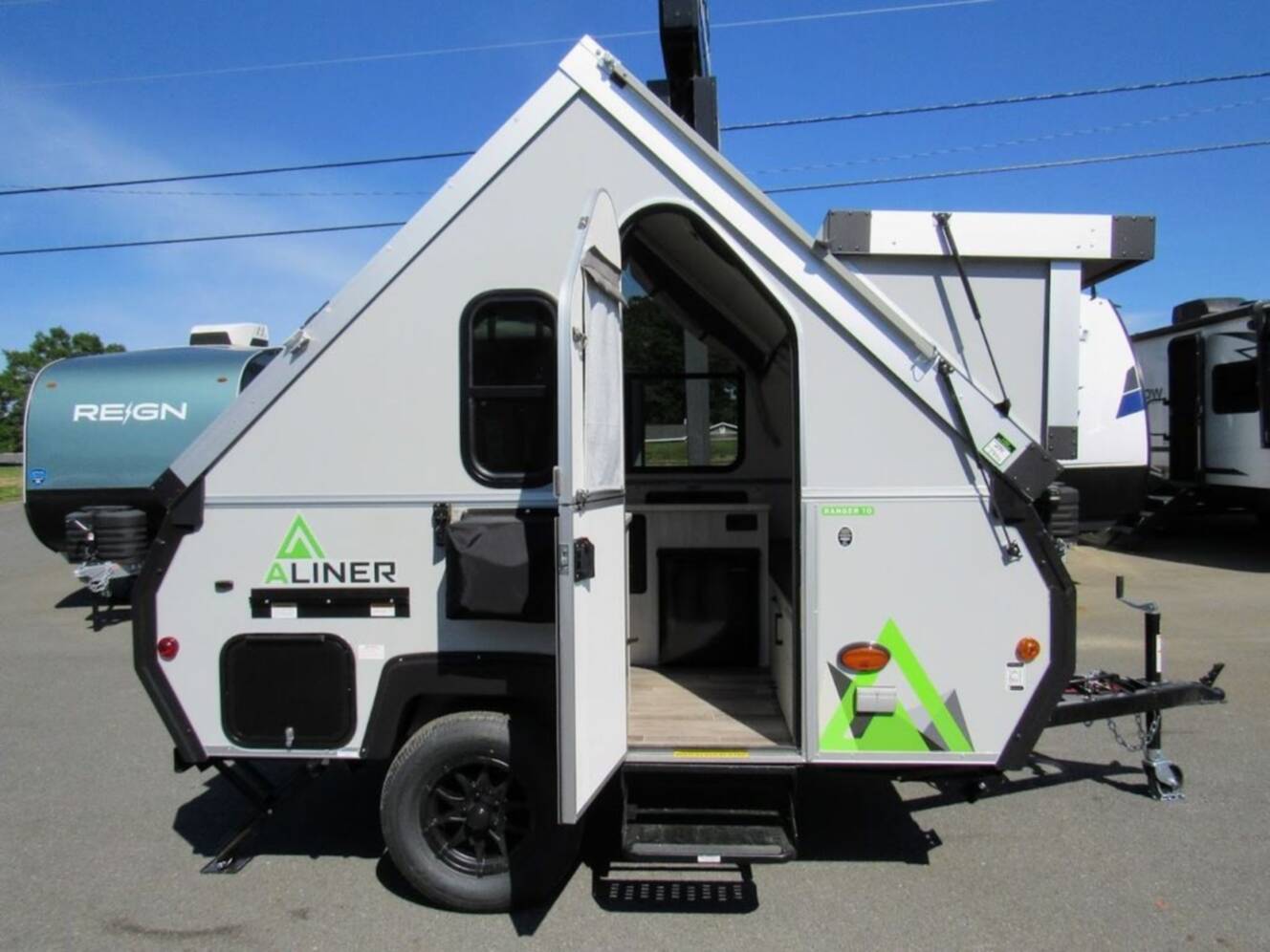 A photo of this 2025 Aliner Ranger 10 Dual Bed